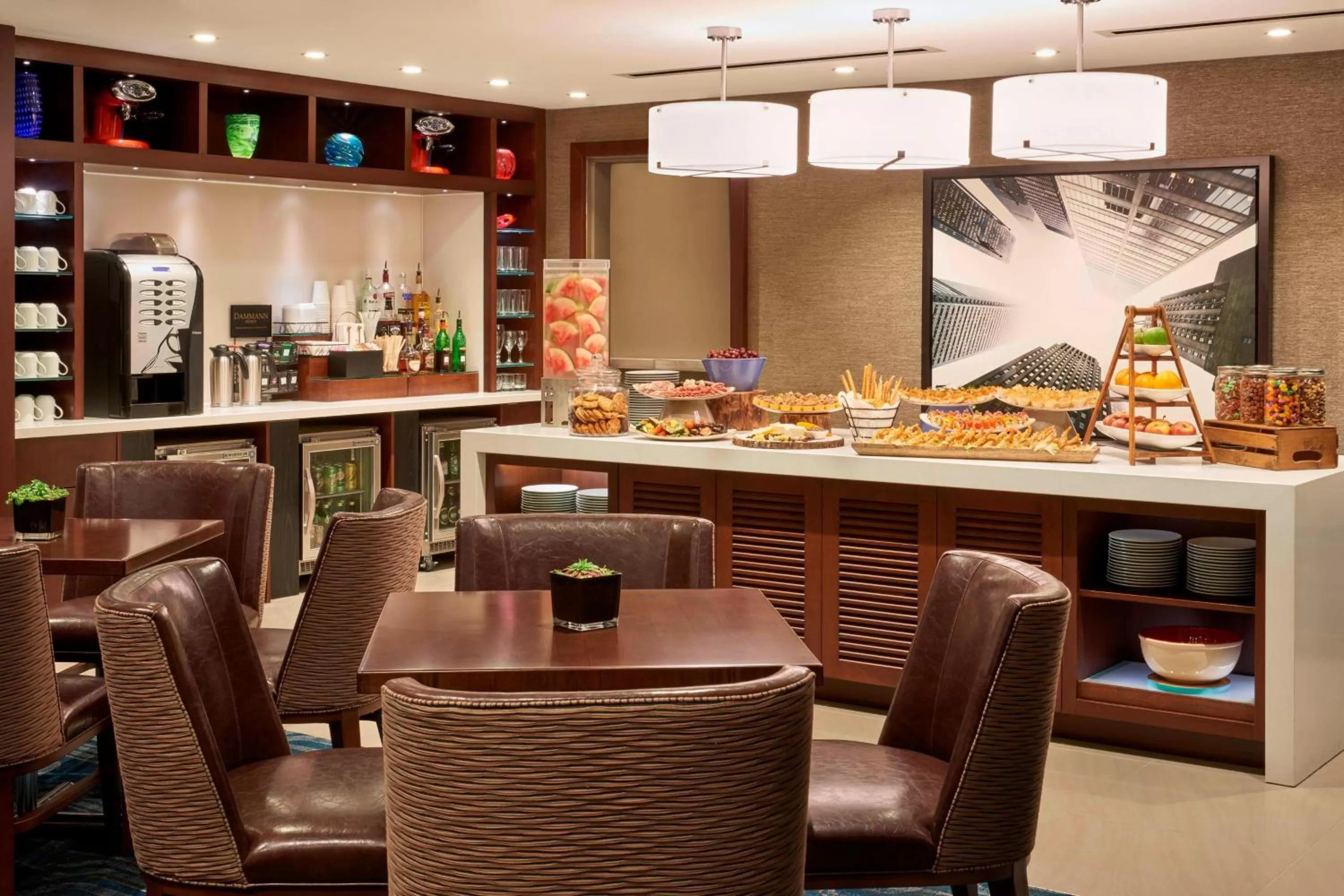 Lounge or bar in Marriott Downtown at CF Toronto Eaton Centre