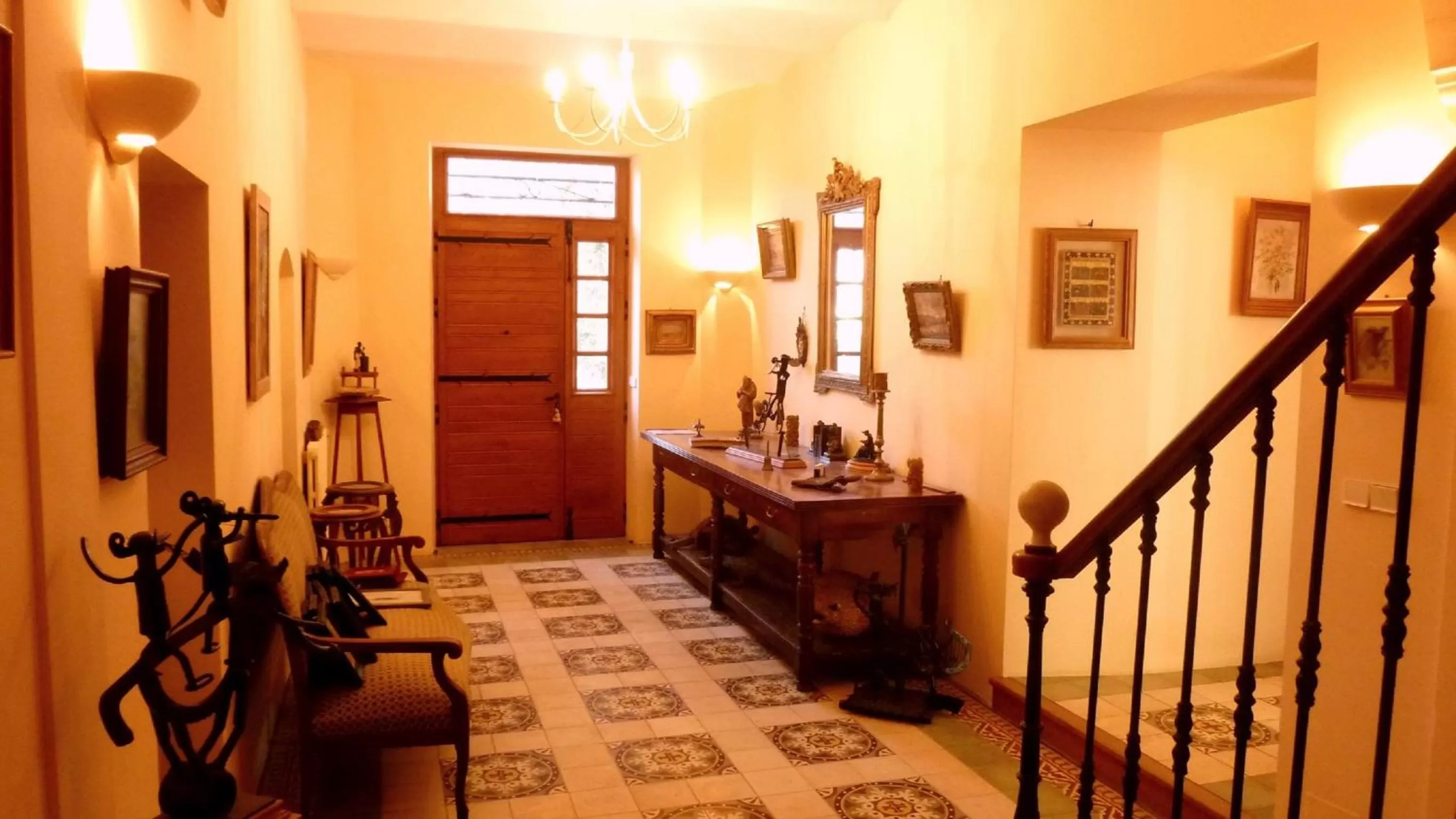 Lobby or reception in Le Fer en Cèze