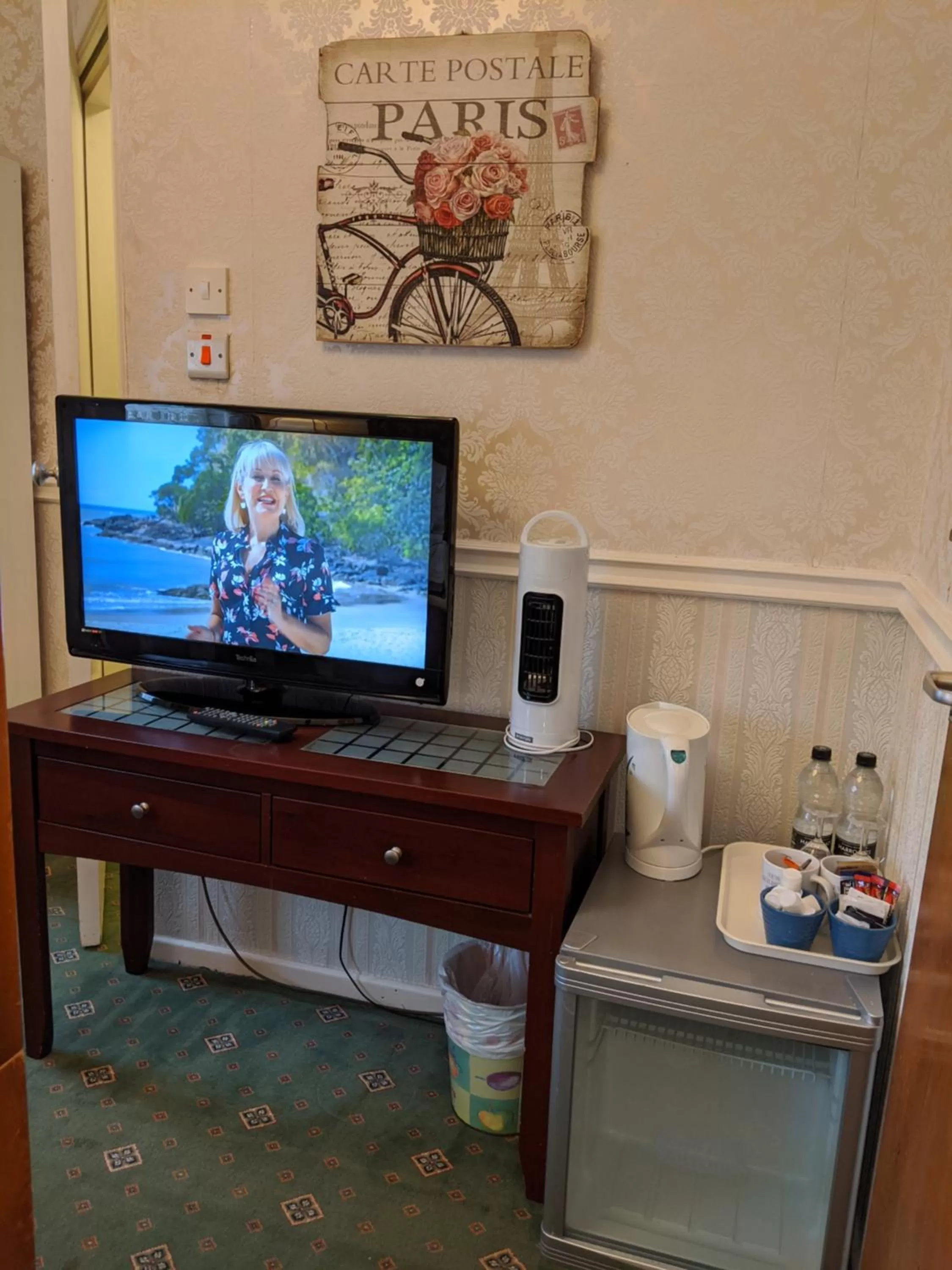 Bedroom in The New Guilderoy Hotel