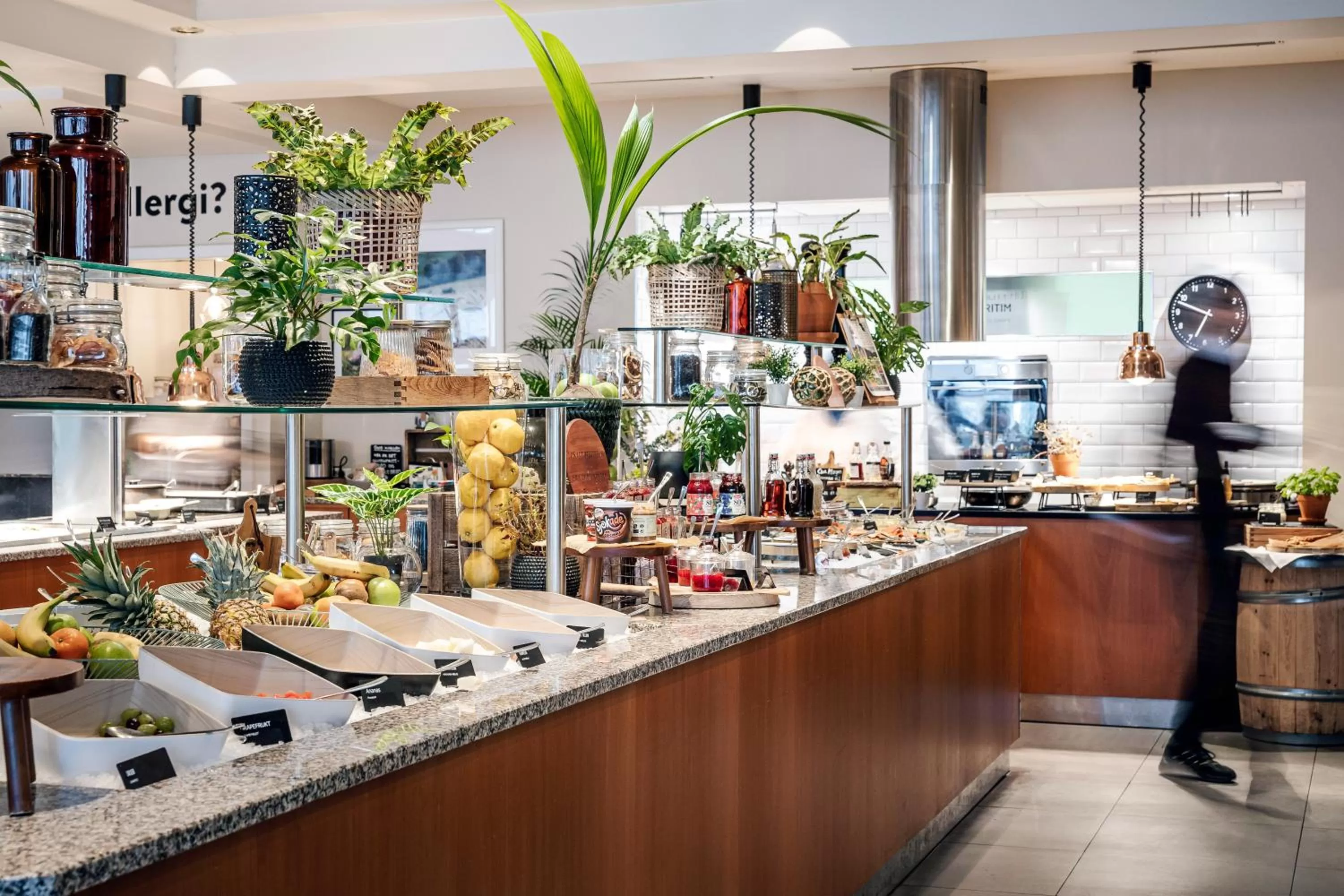 Buffet breakfast in Quality Hotel Maritim