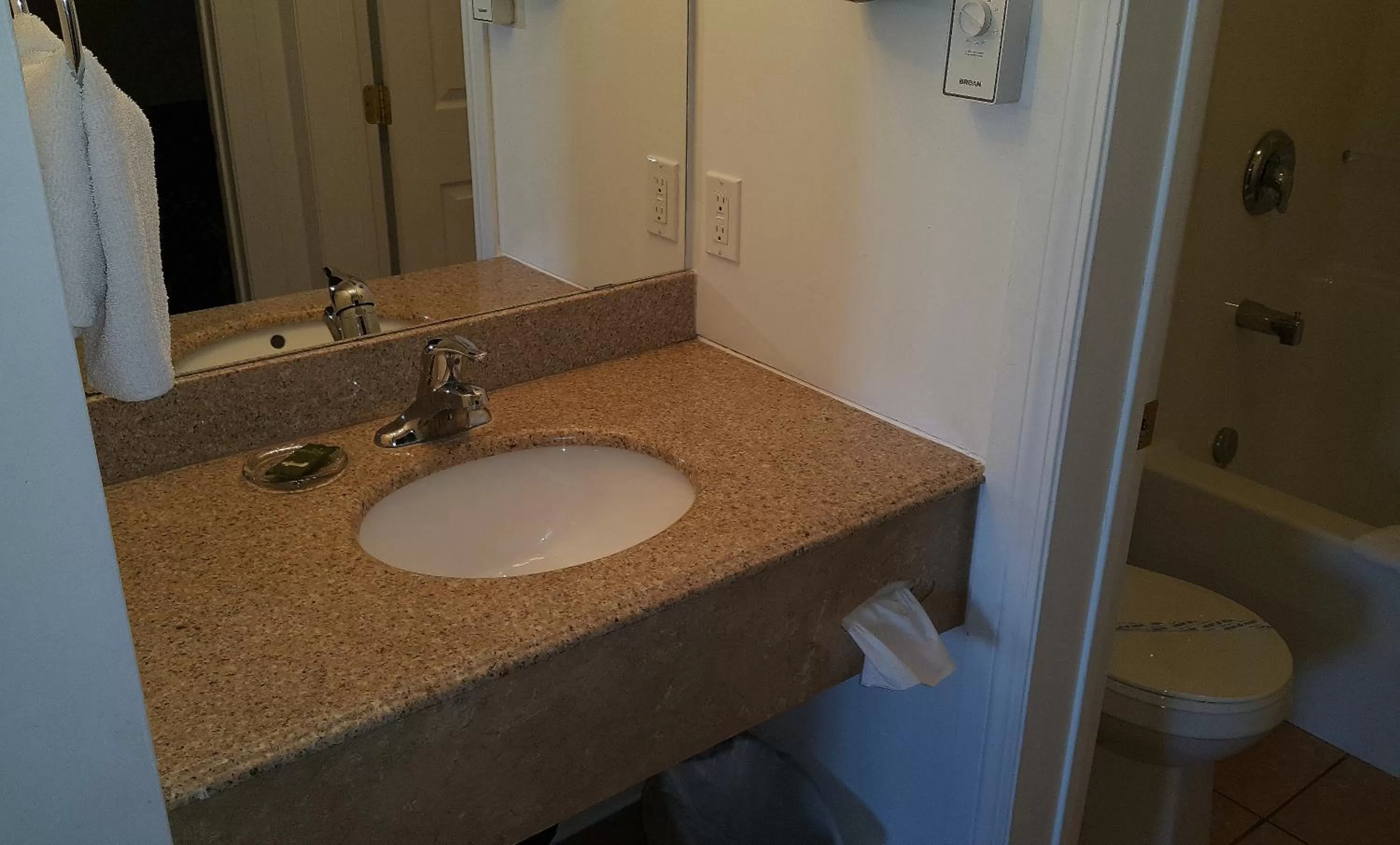 Bathroom in Cactus Tree Inn