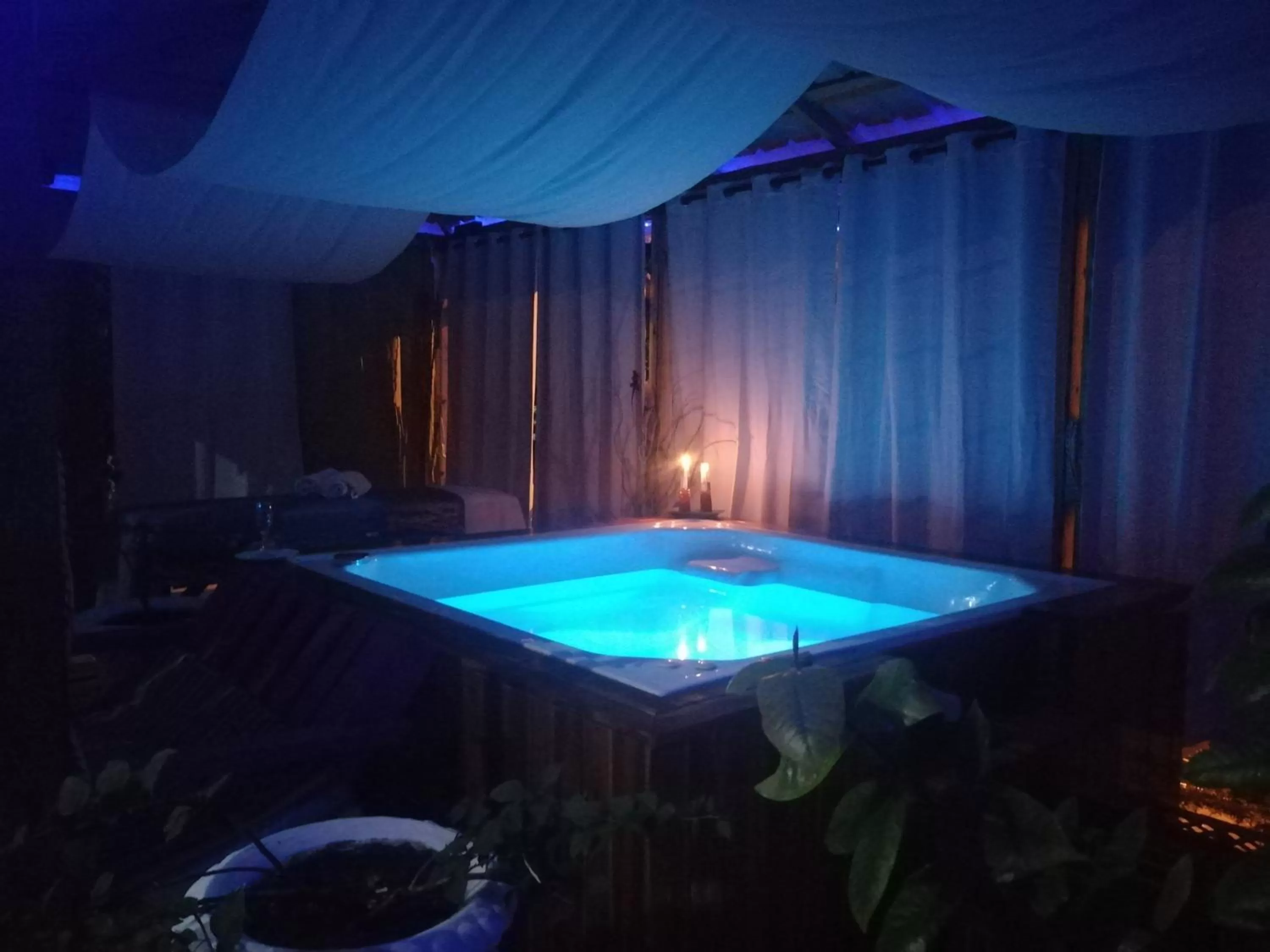 Steam room in Casa Royal Palm Inn