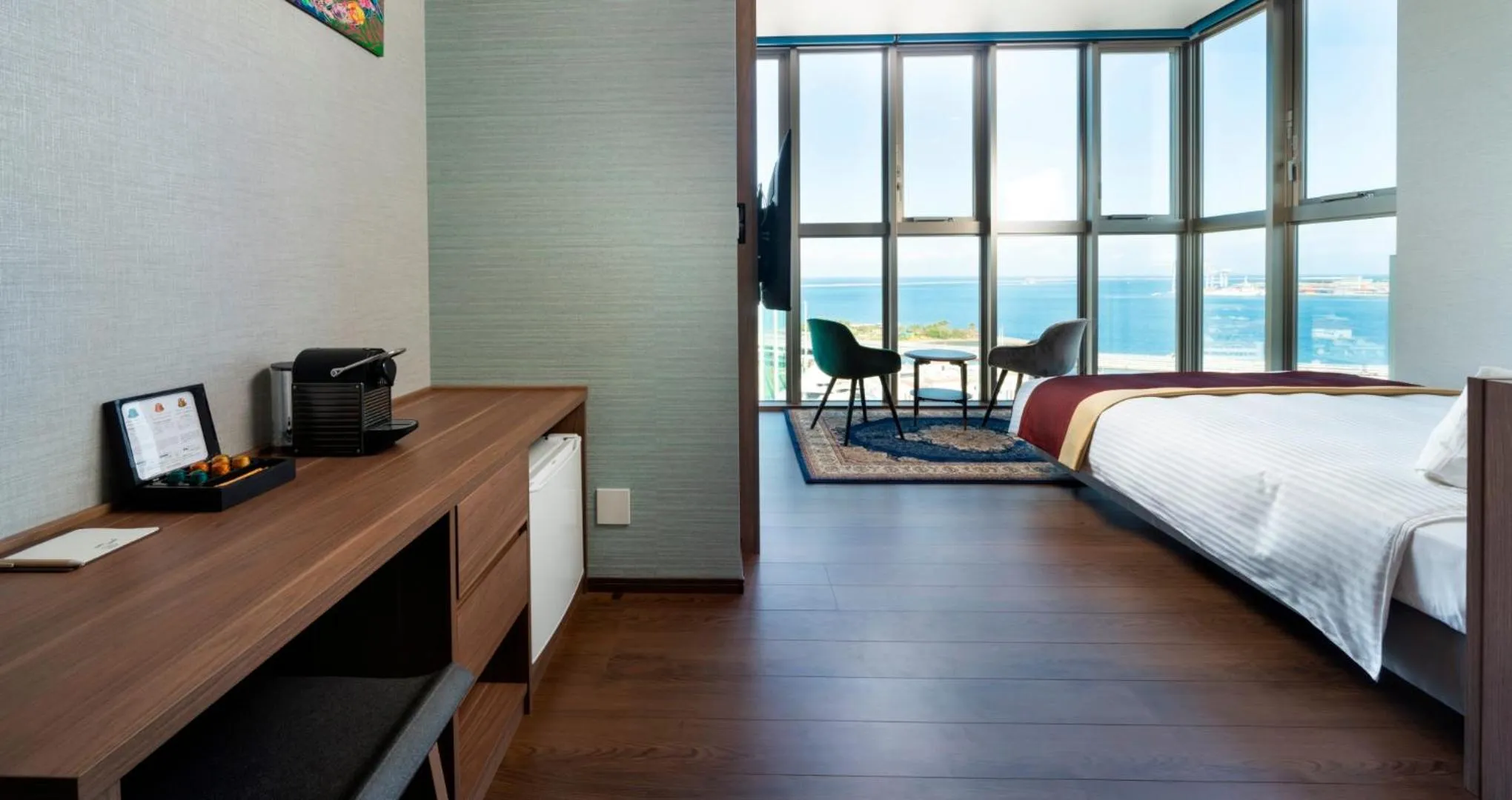 Photo of the whole room, Bed in HOTEL SANSUI NAHA Ryukyu Onsen Naminoue-No-Yu