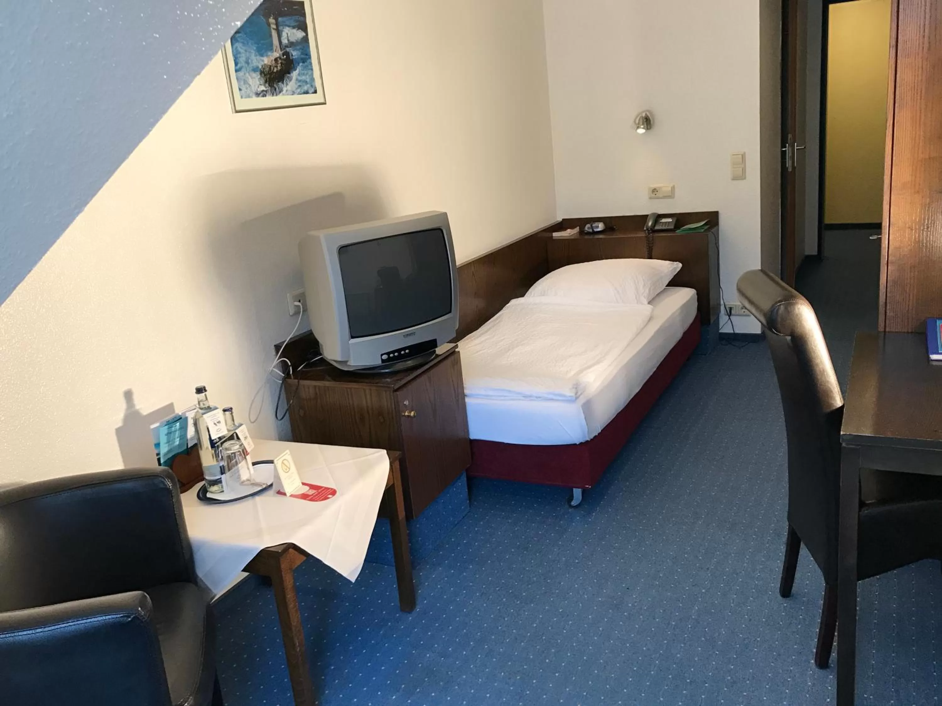 Photo of the whole room, Bed in Hotel Rheinlust