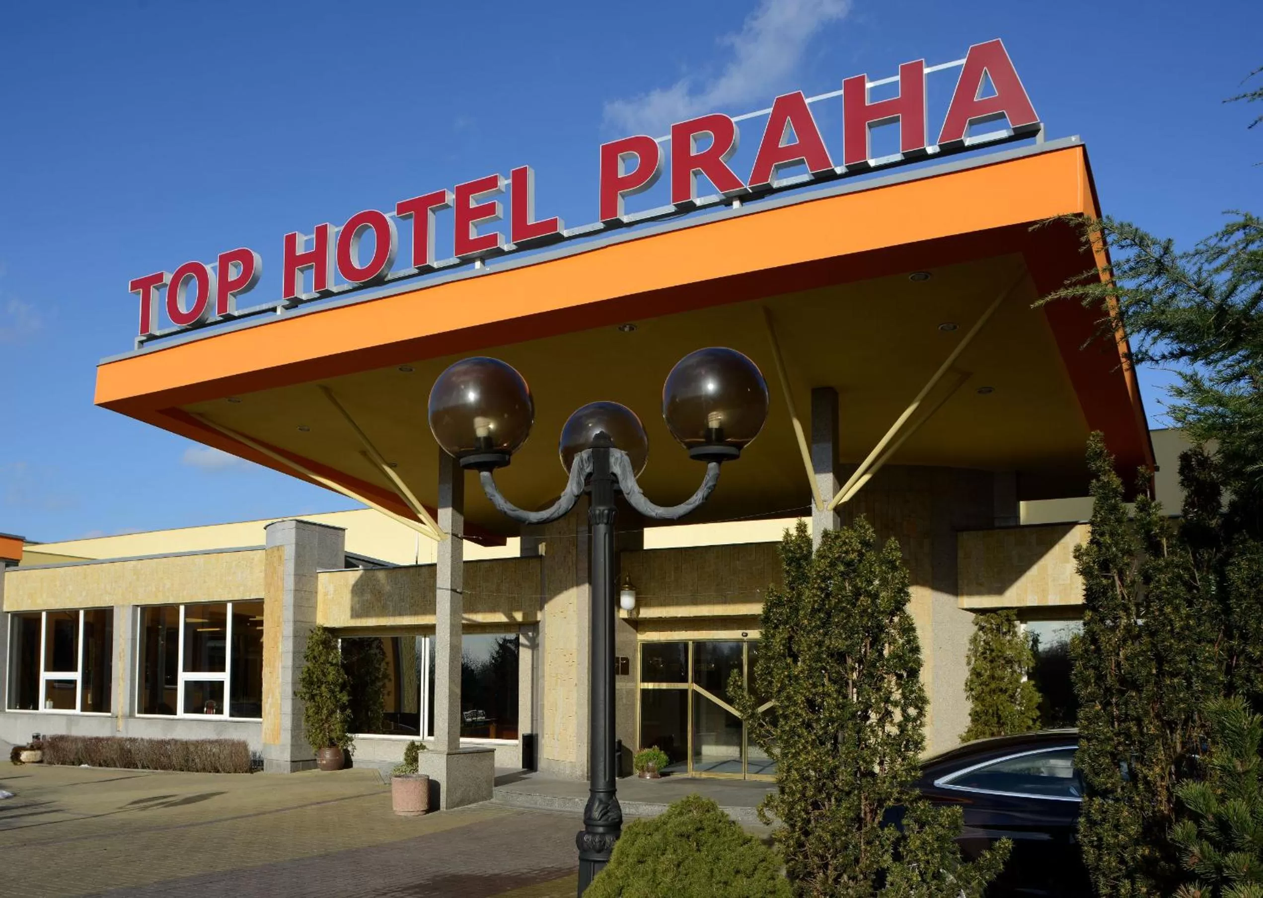 Facade/entrance in TOP HOTEL Praha