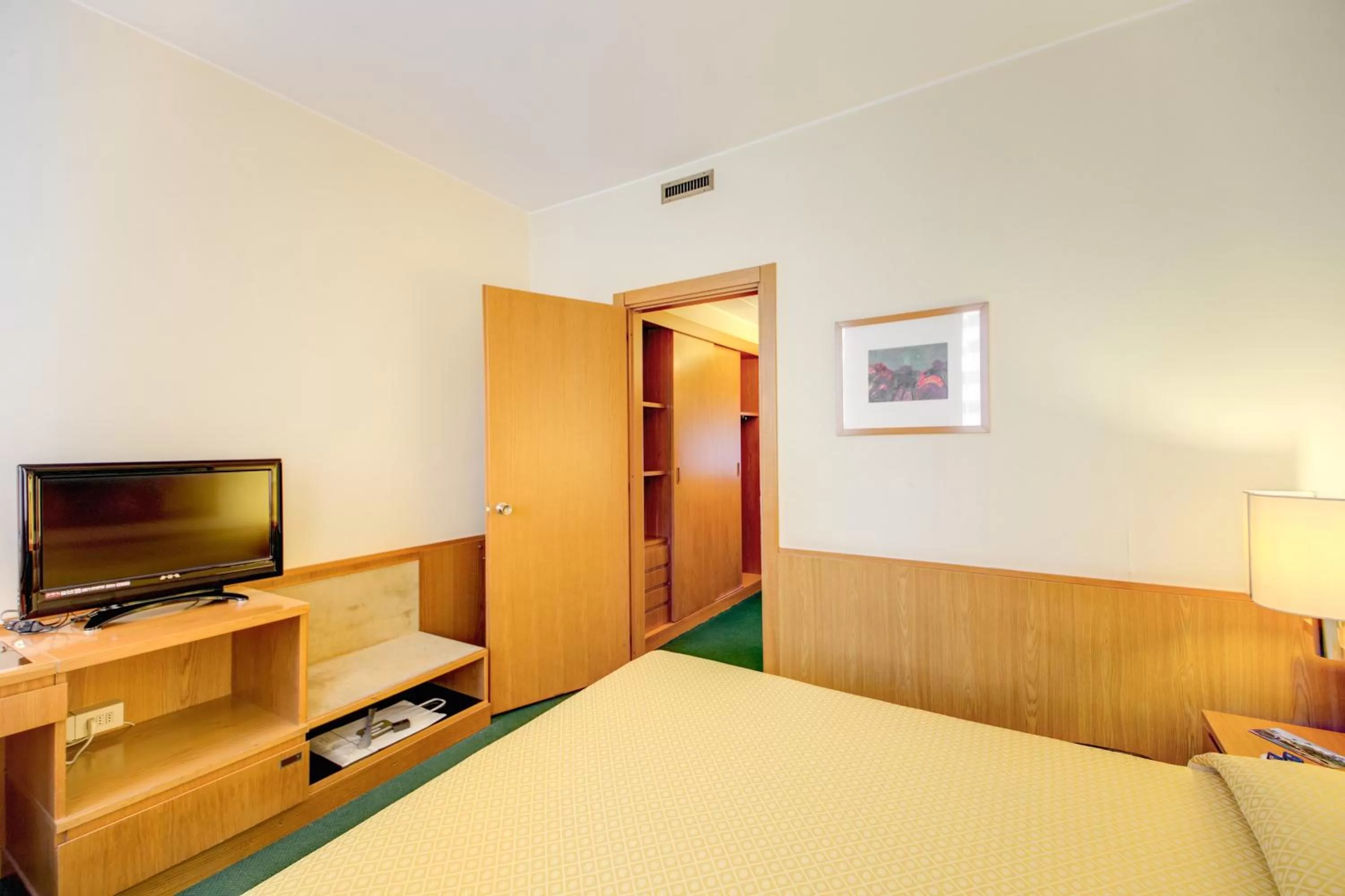 TV and multimedia, Bed in Hotel Galileo