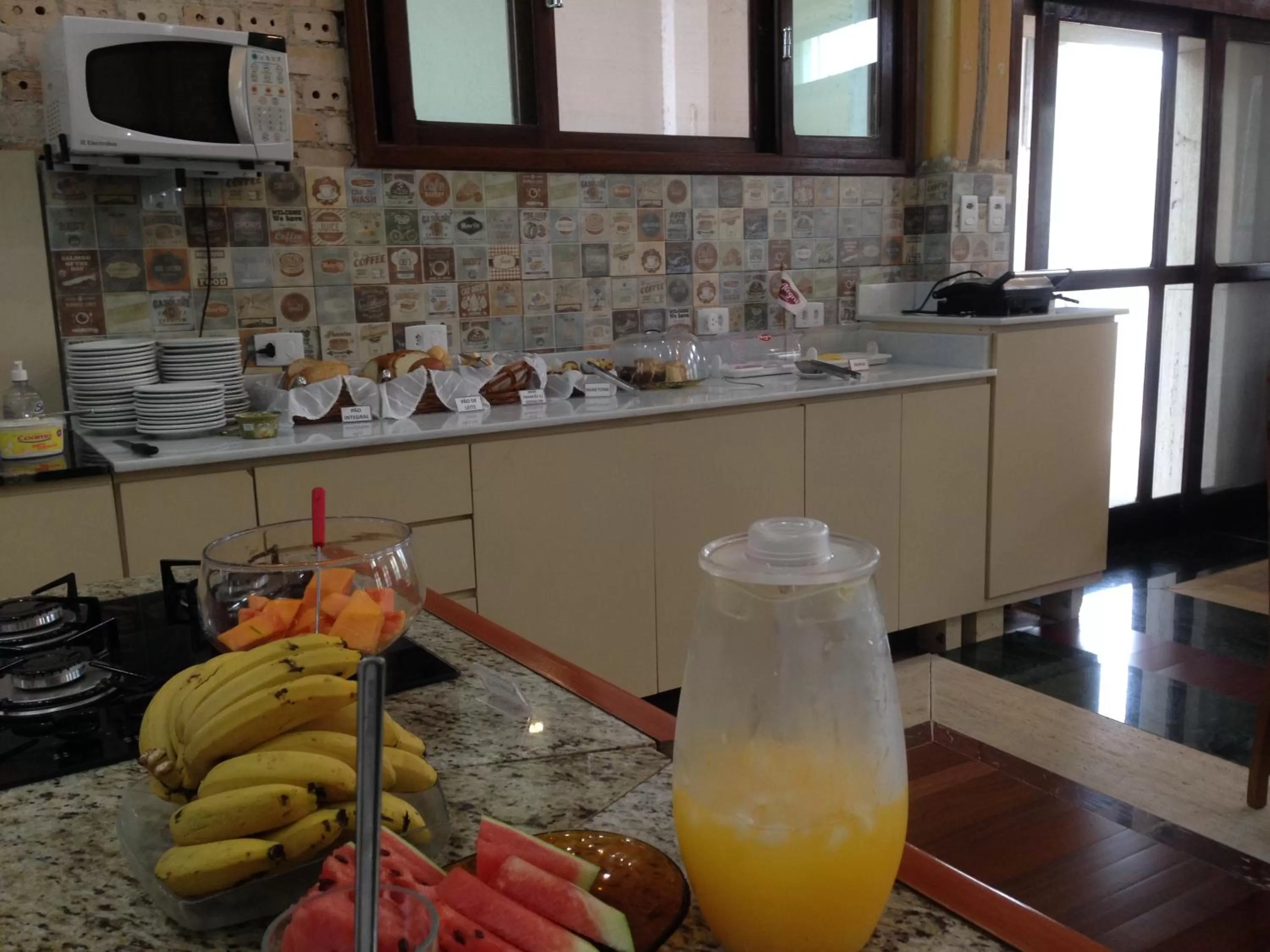 Continental breakfast, Kitchen/Kitchenette in Central Palace Hotel