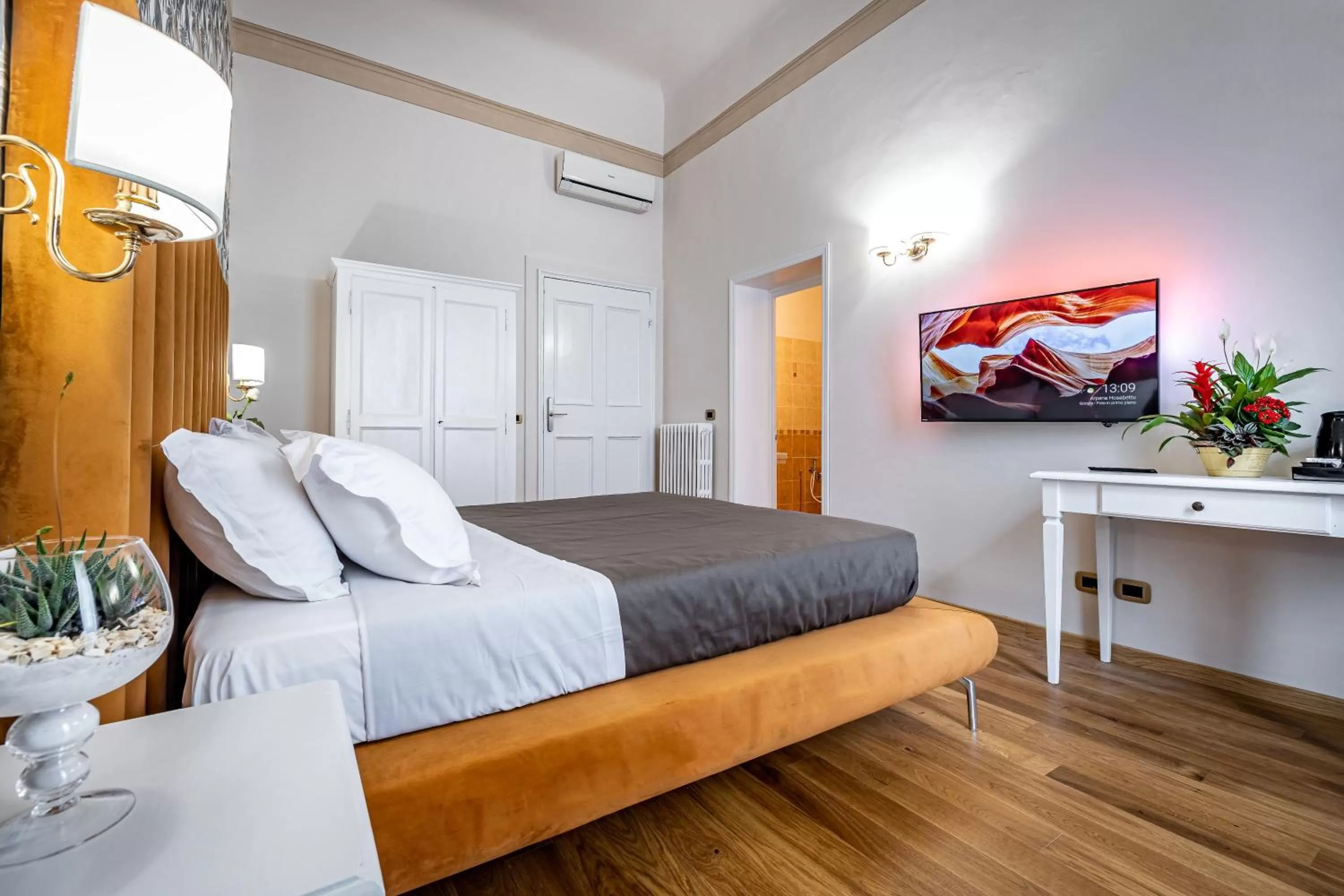 Photo of the whole room, Bed in Maison Pitti Florence