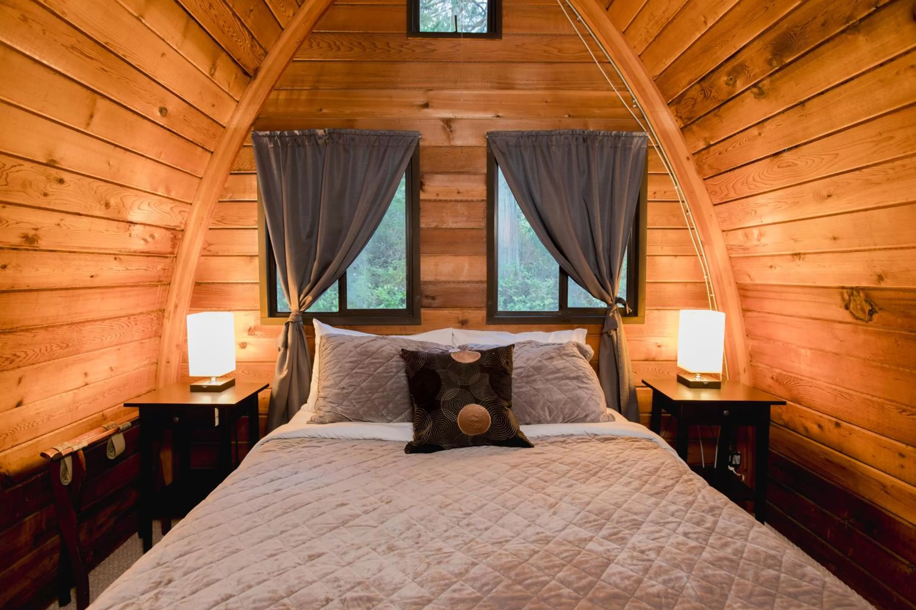 Bed in Backeddy Resort and Marina