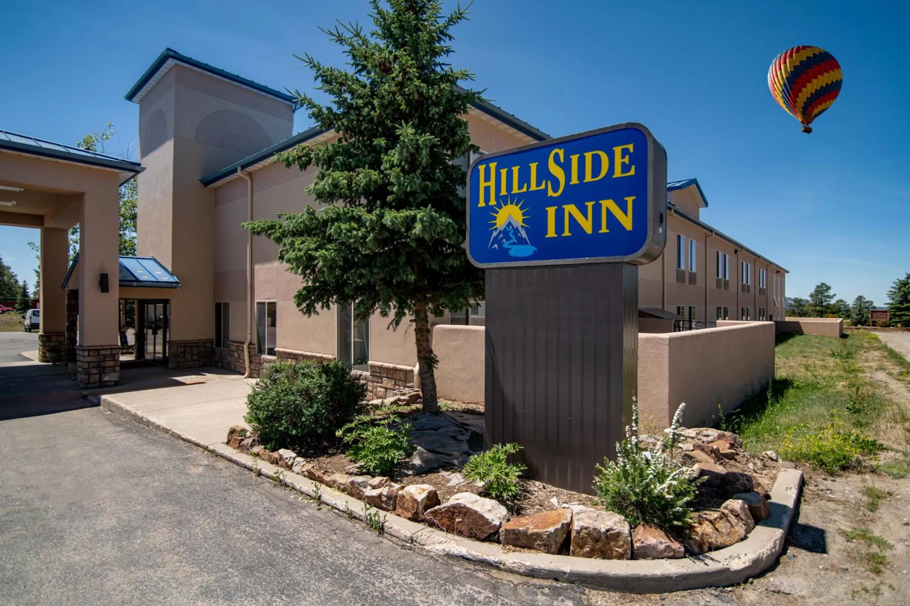 Facade/entrance in Hillside Inn Pagosa