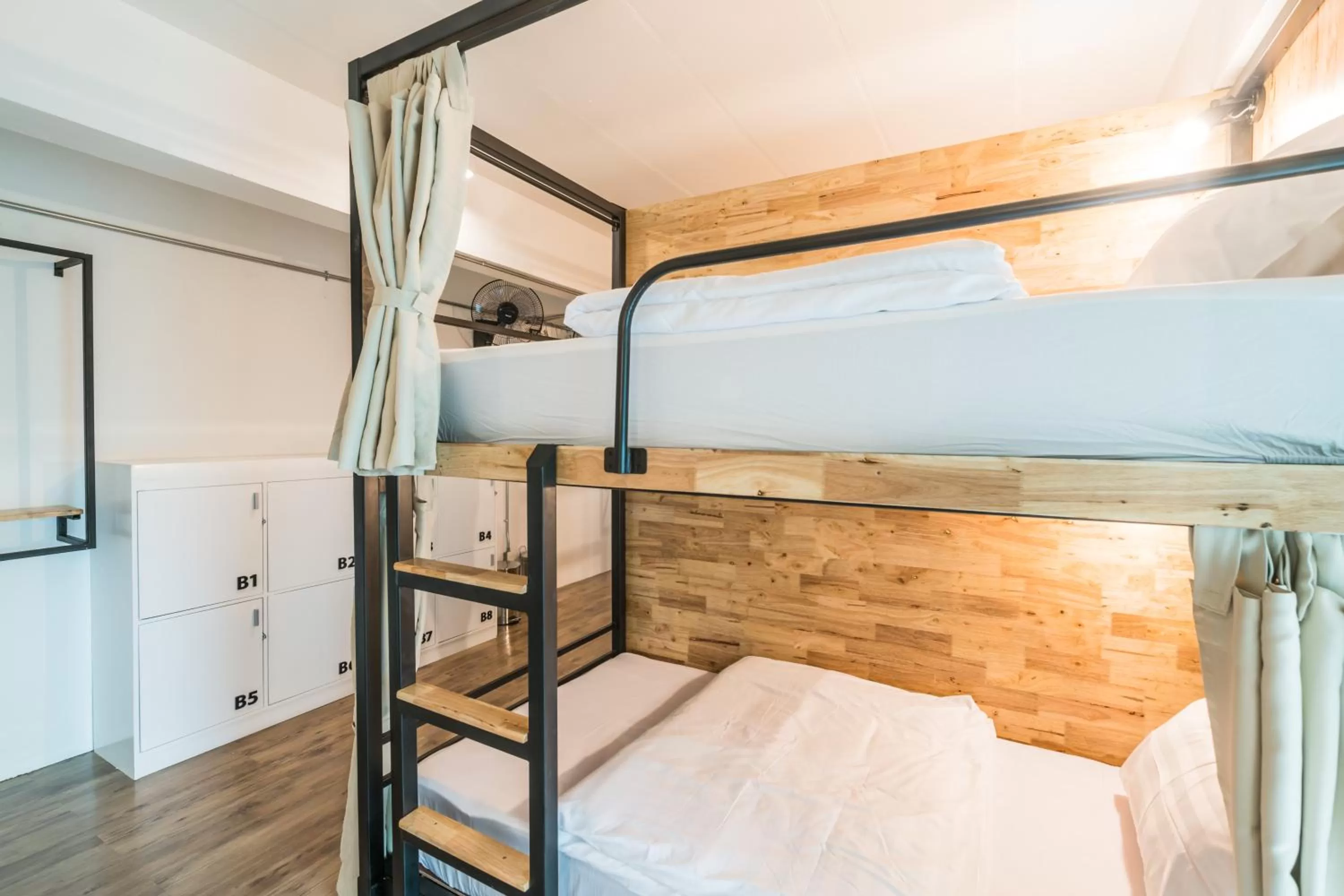 Bed in Your Space Hotel Prasingh