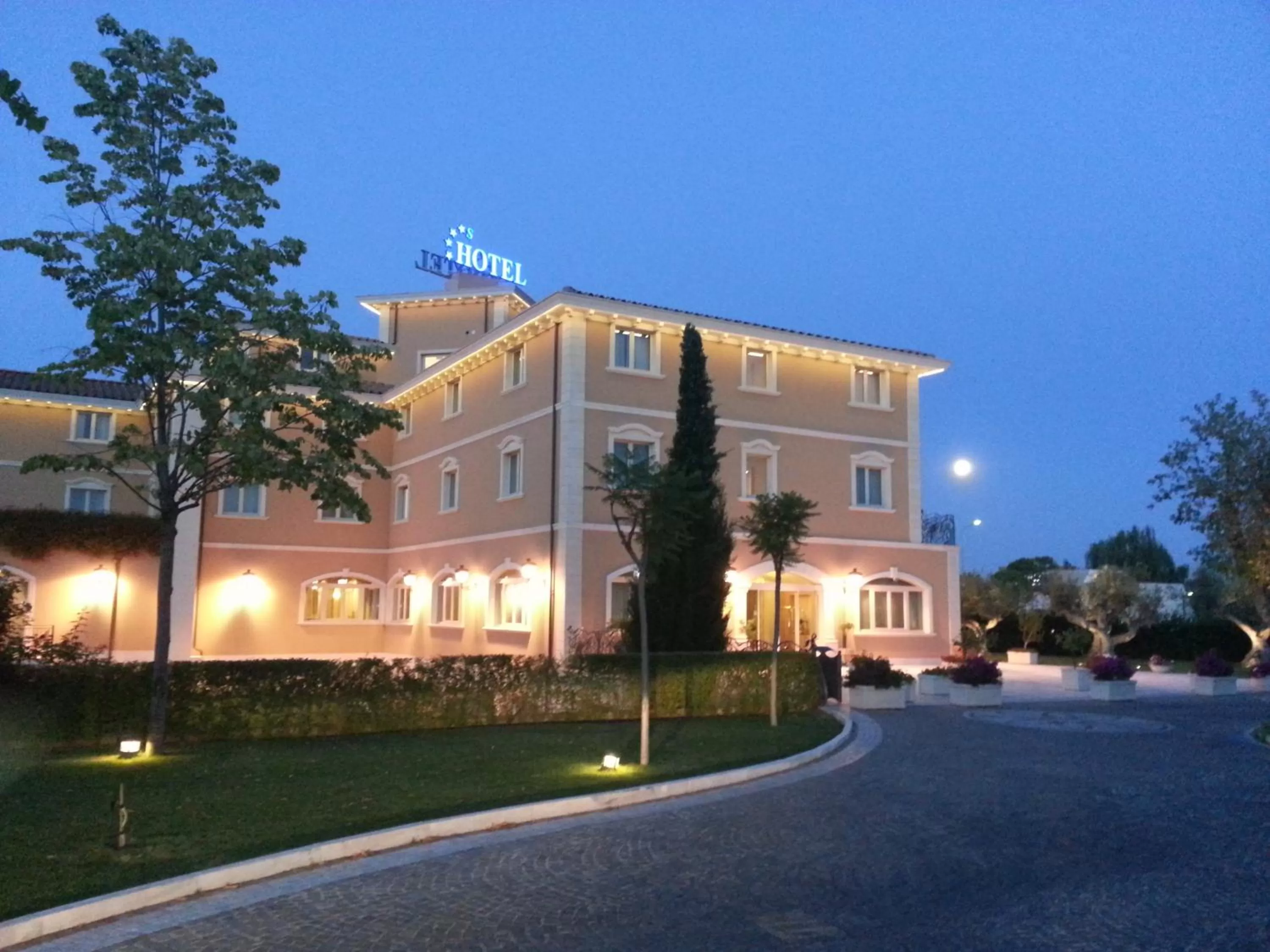 Property building in Hotel Villa Michelangelo