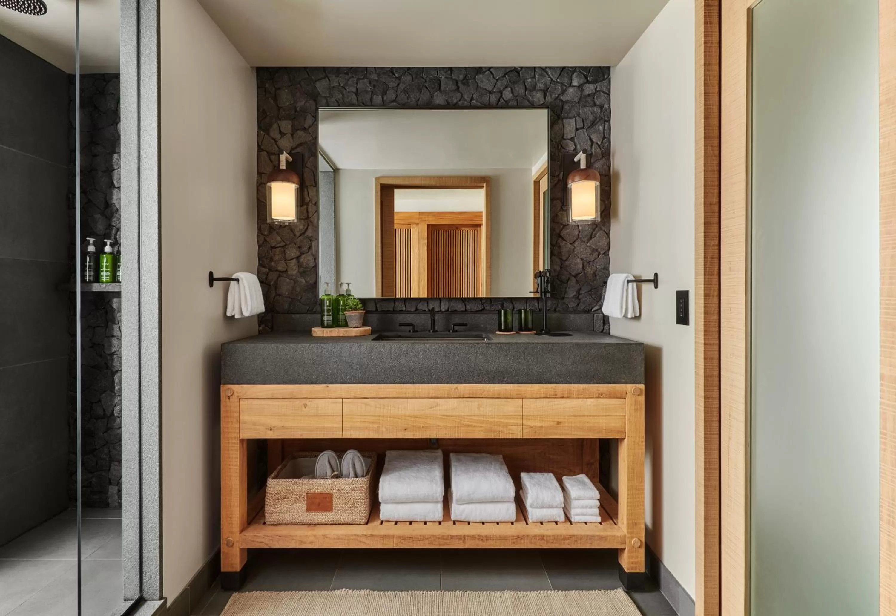 Bed in 1 Hotel Hanalei Bay