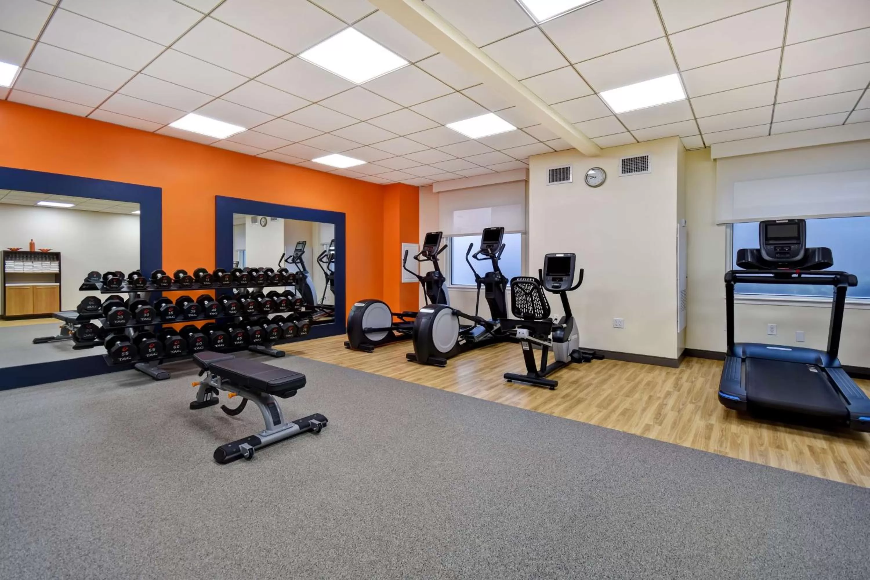 Fitness centre/facilities in Hampton Inn NY-JFK