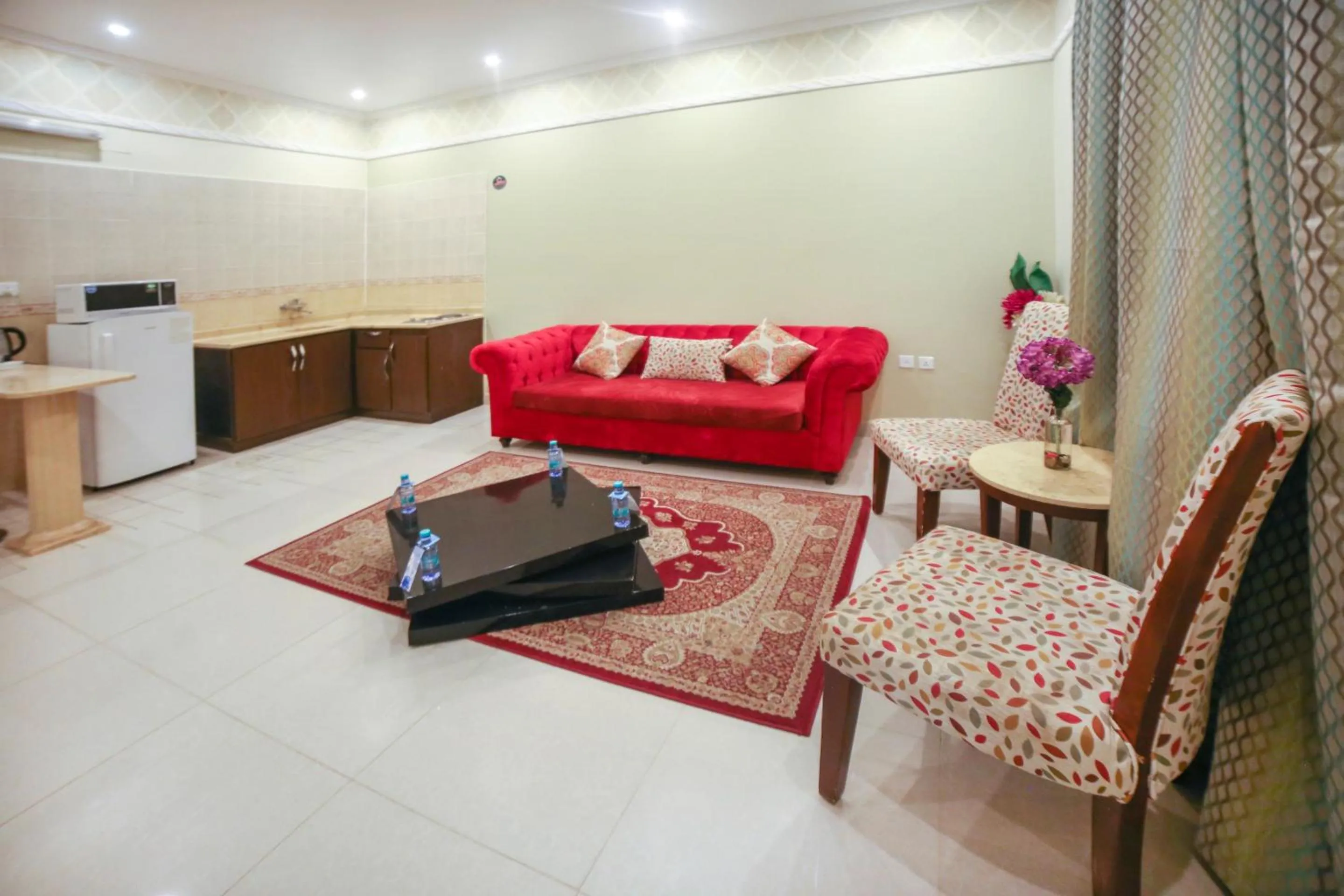 Seating Area in OYO 401 Al Zaidan For Furnished Units