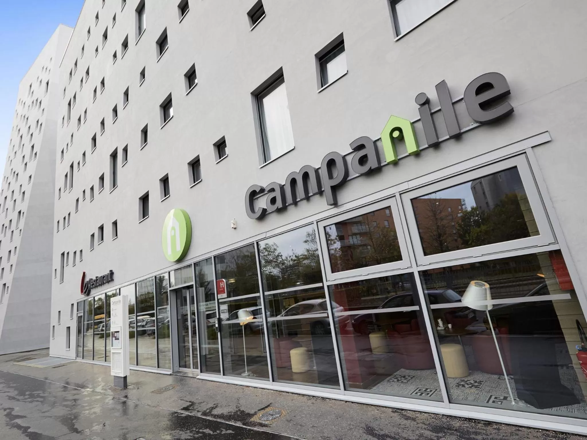 Facade/entrance in Campanile Lille Euralille