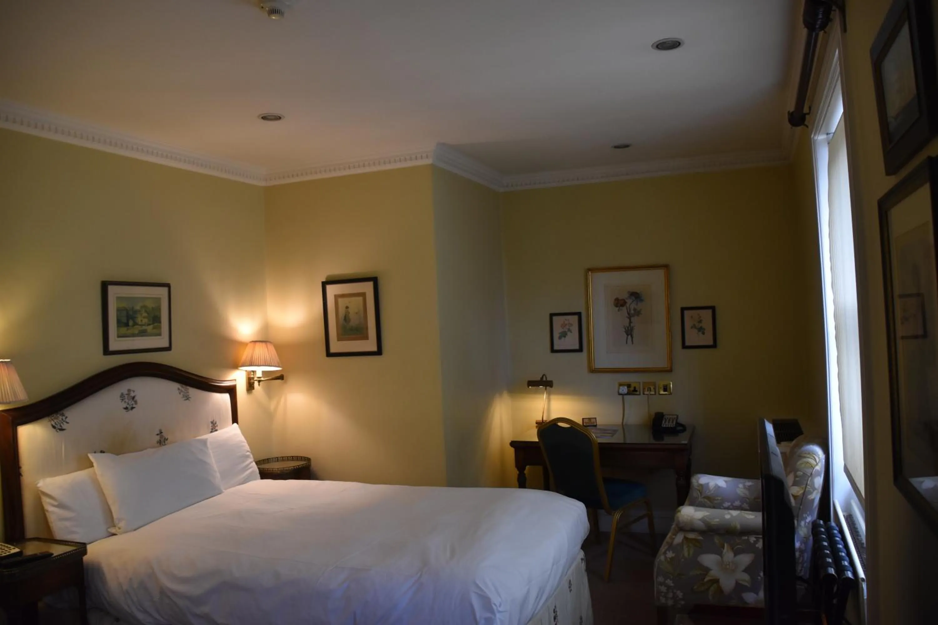 Bed in The Cranley Hotel