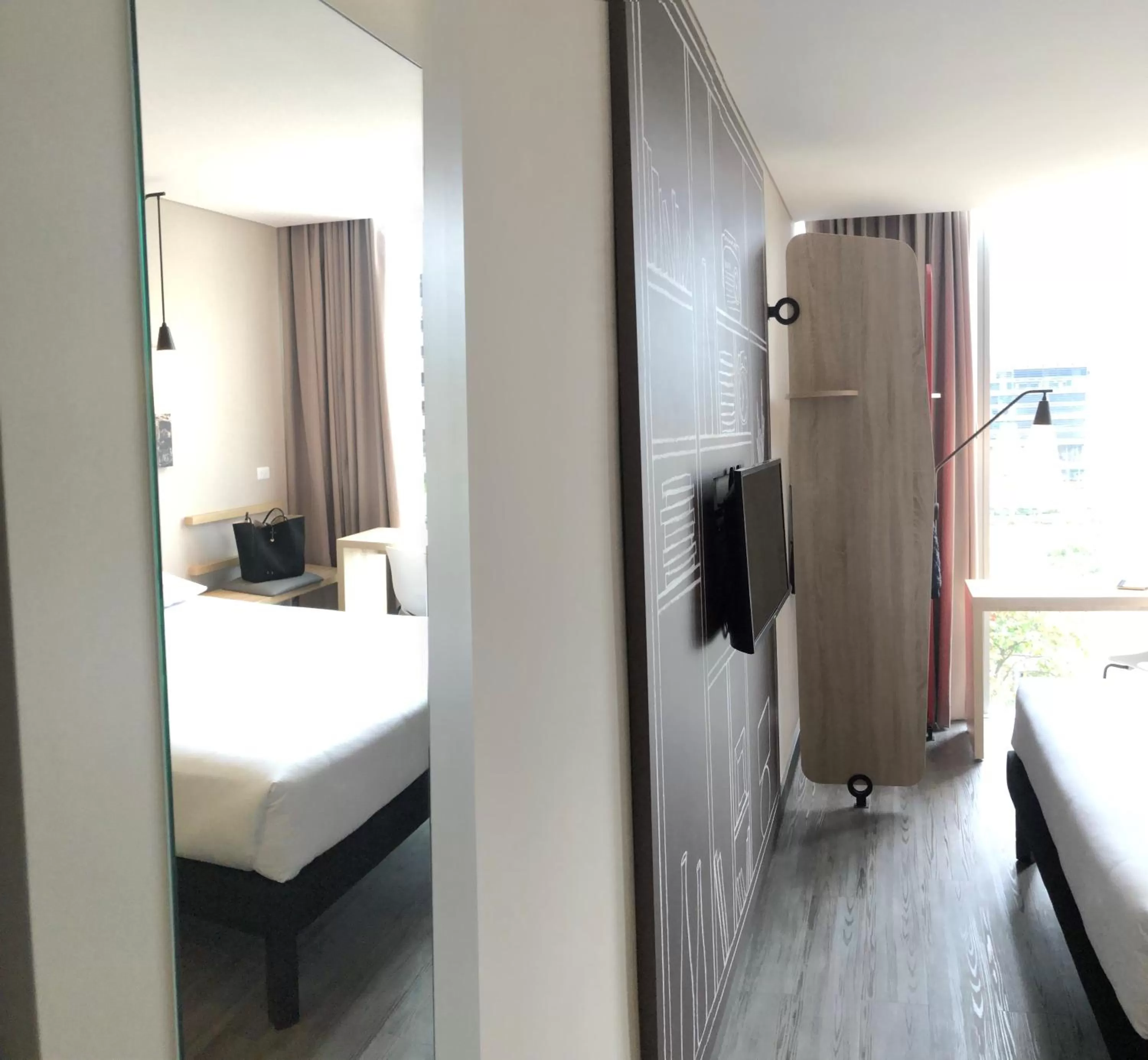 Photo of the whole room, Bed in ibis Chia