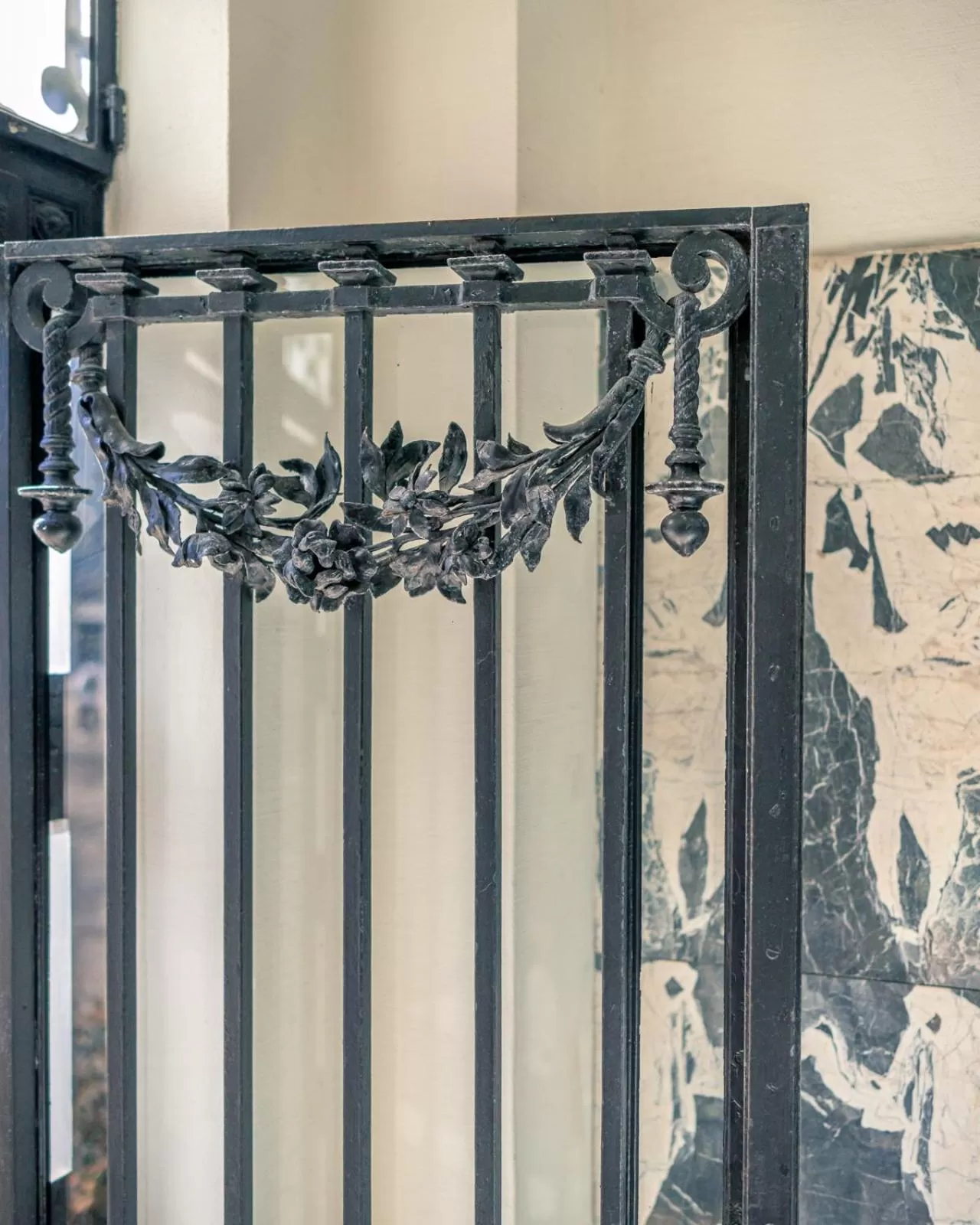 Decorative detail in Hotel Du Parc