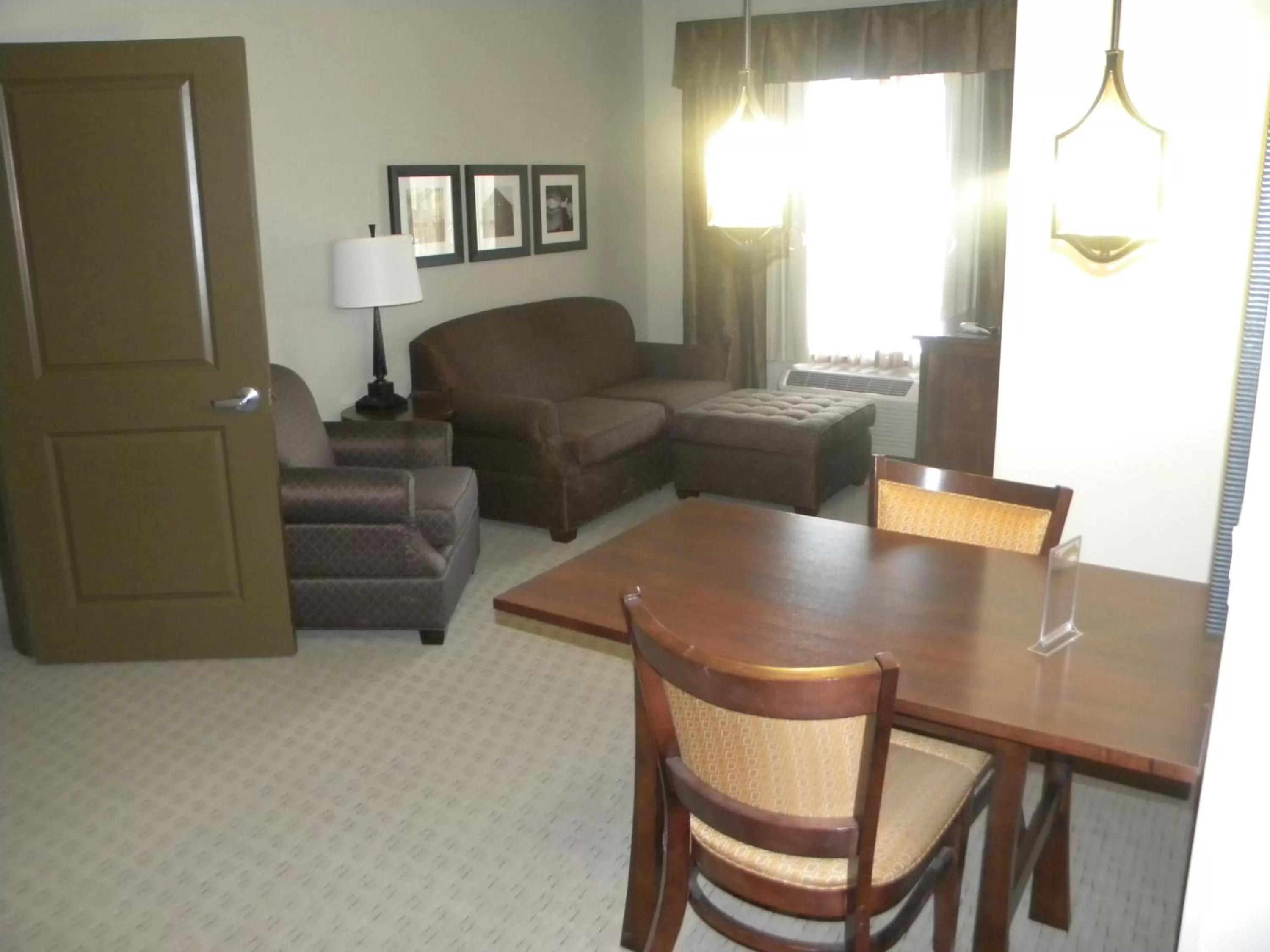 Photo of the whole room in Teddy's Residential Suites Watford City