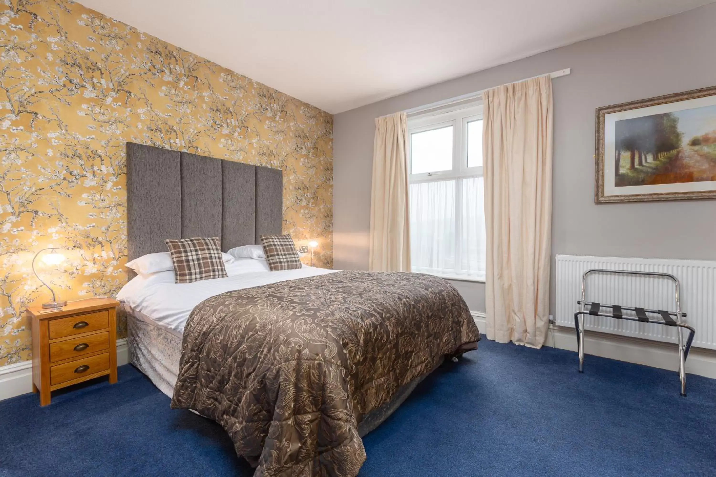 Standard King Room in Ormsgill Inn Standard King Room in Ormsgill Inn