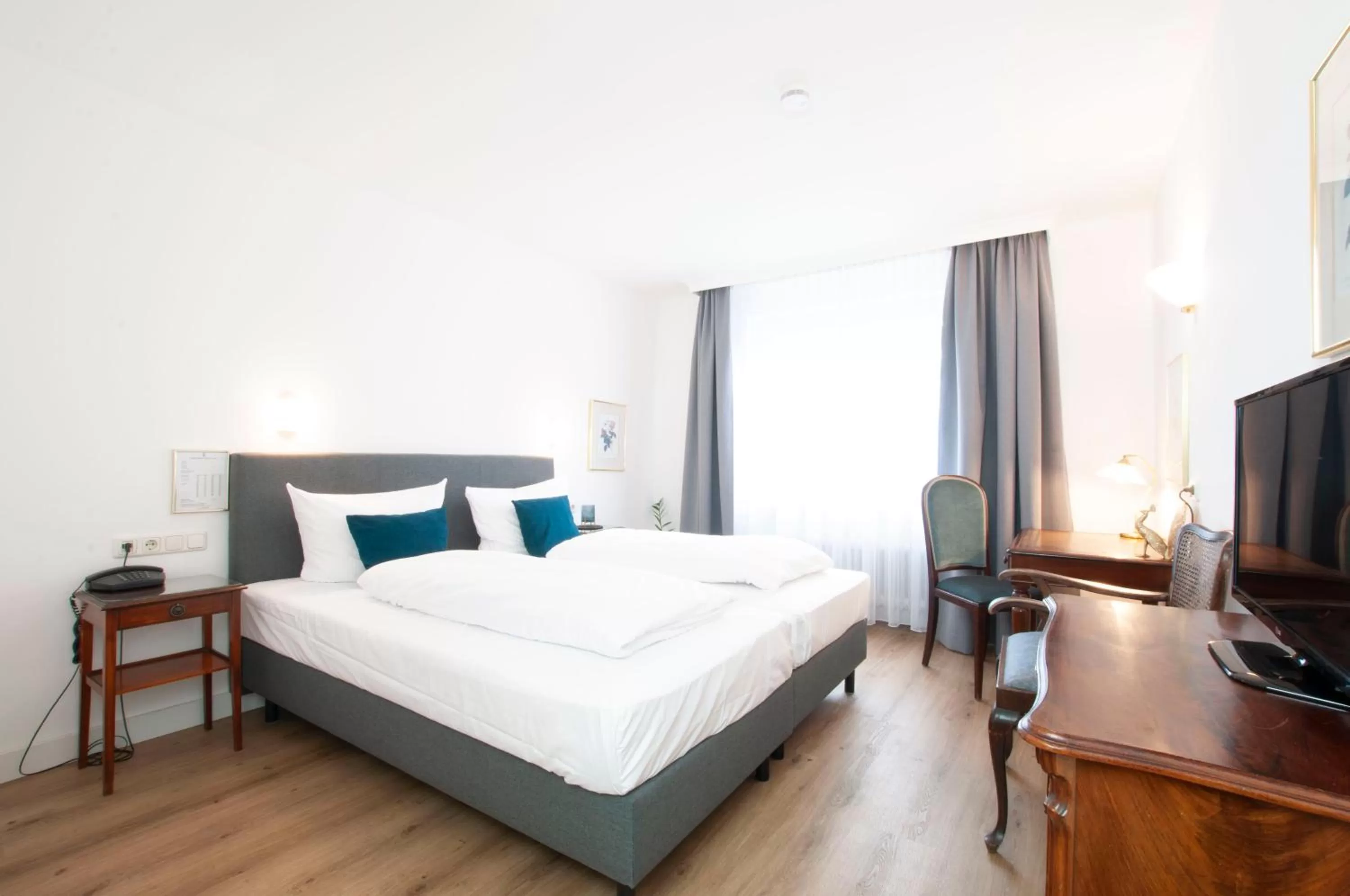 Bed in Hotel Altmünchen by Blattl