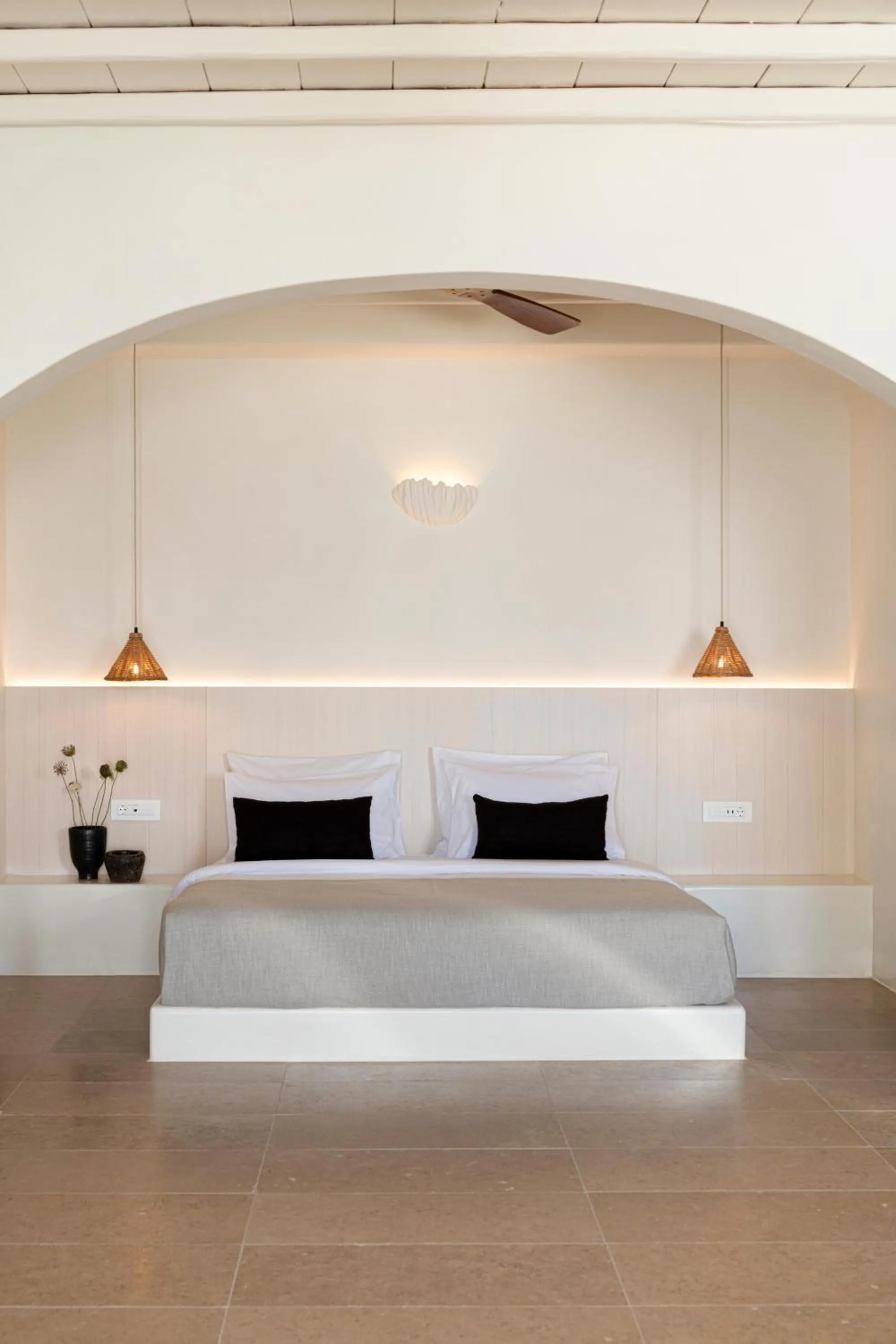 Photo of the whole room, Bed in Porto Mykonos