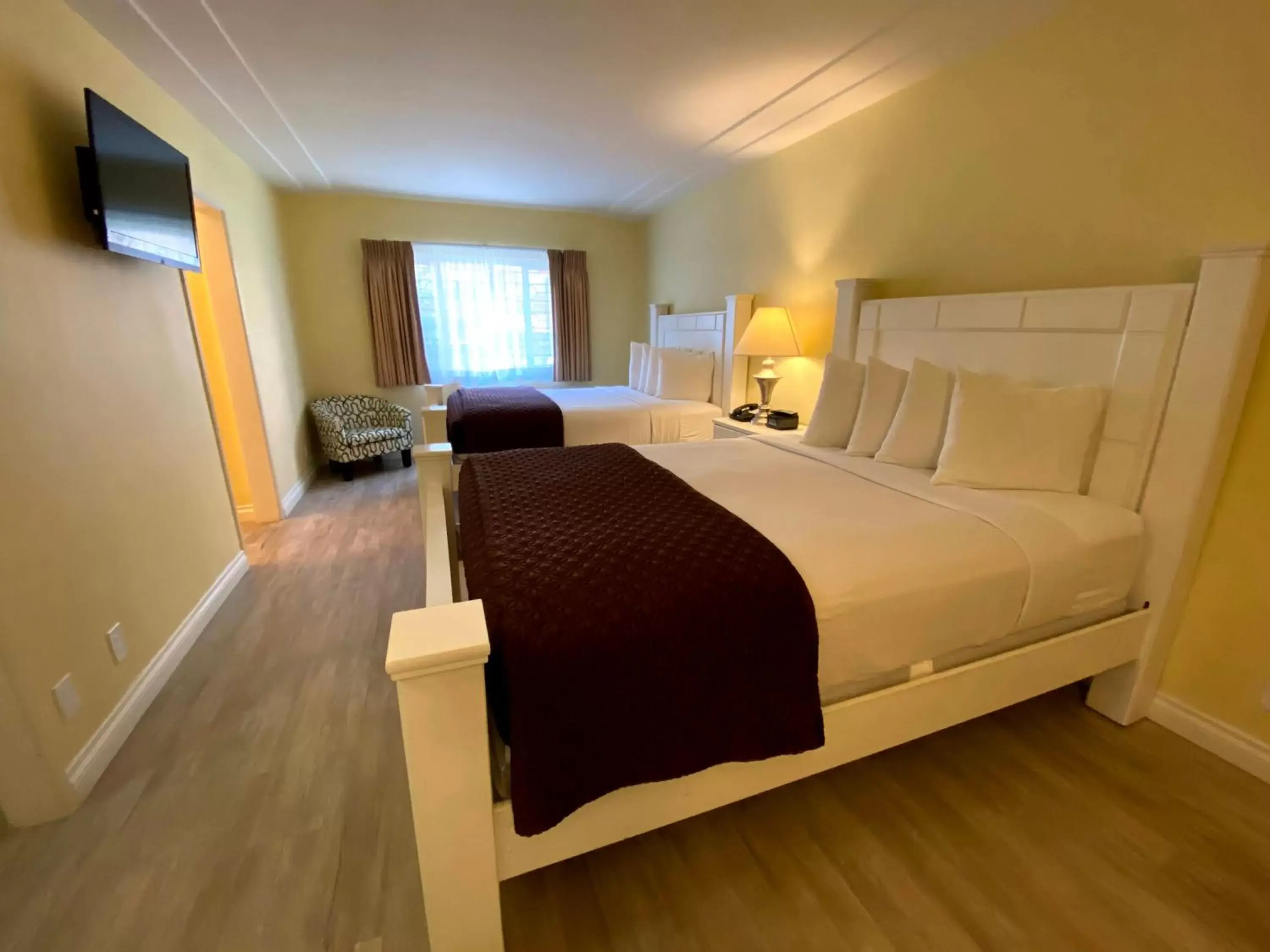 Executive Queen Room with 2 Queen Beds in Hollywood Celebrity Hotel Executive Queen Room with 2 Queen Beds in Hollywood Celebrity Hotel