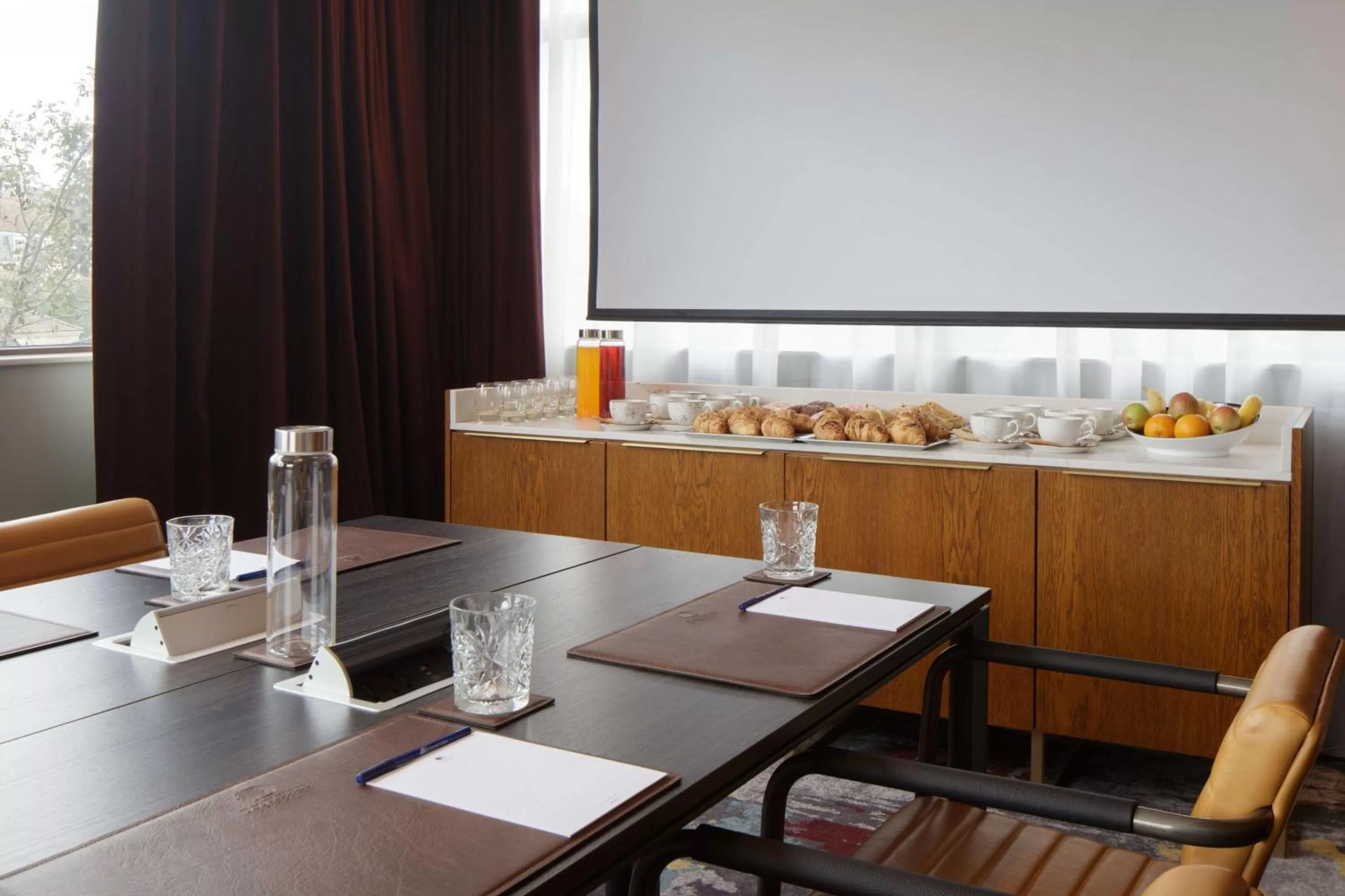 Meeting/conference room in DoubleTree by Hilton Bath