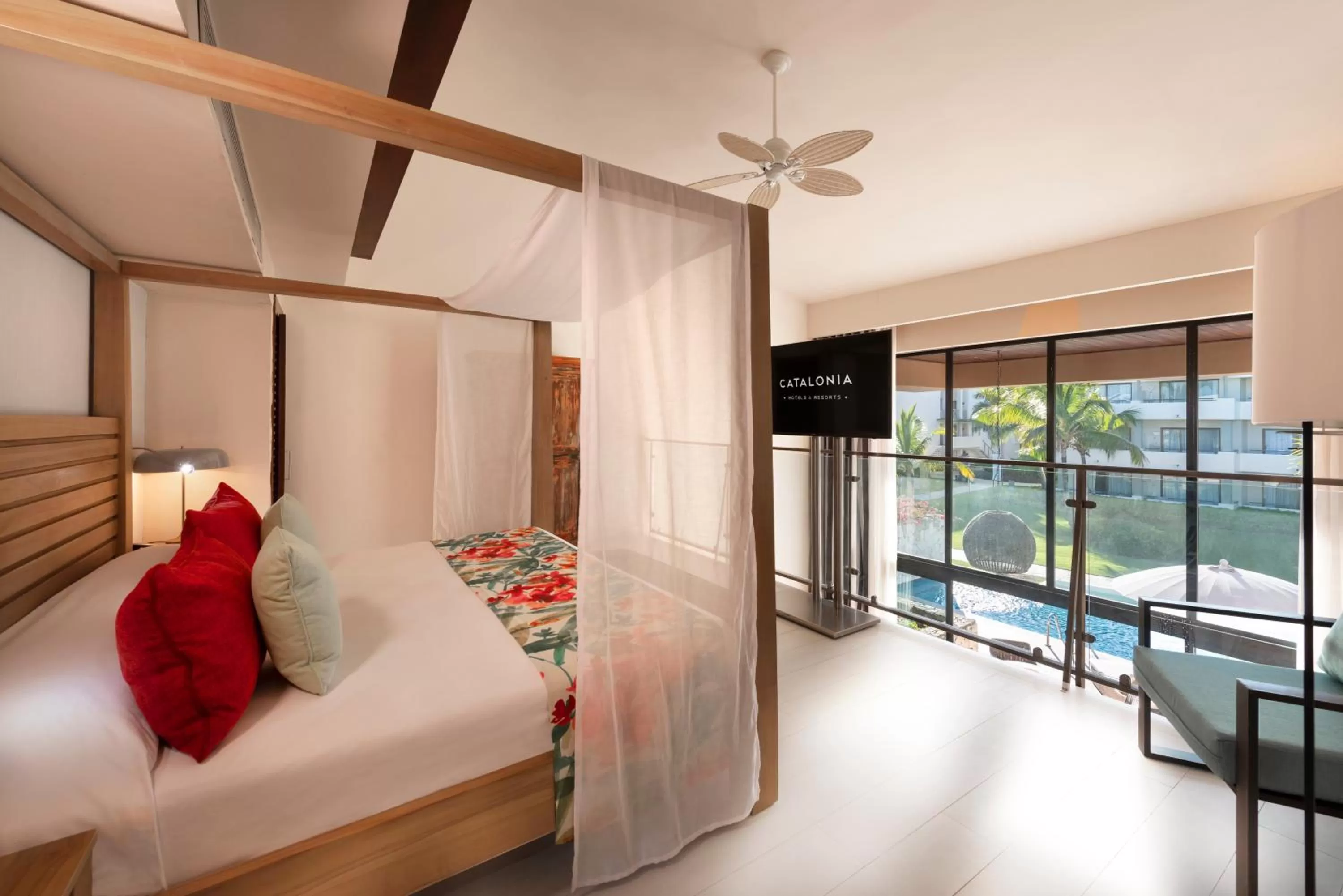 Bed in Catalonia Royal Bavaro - All Inclusive - Adults Only