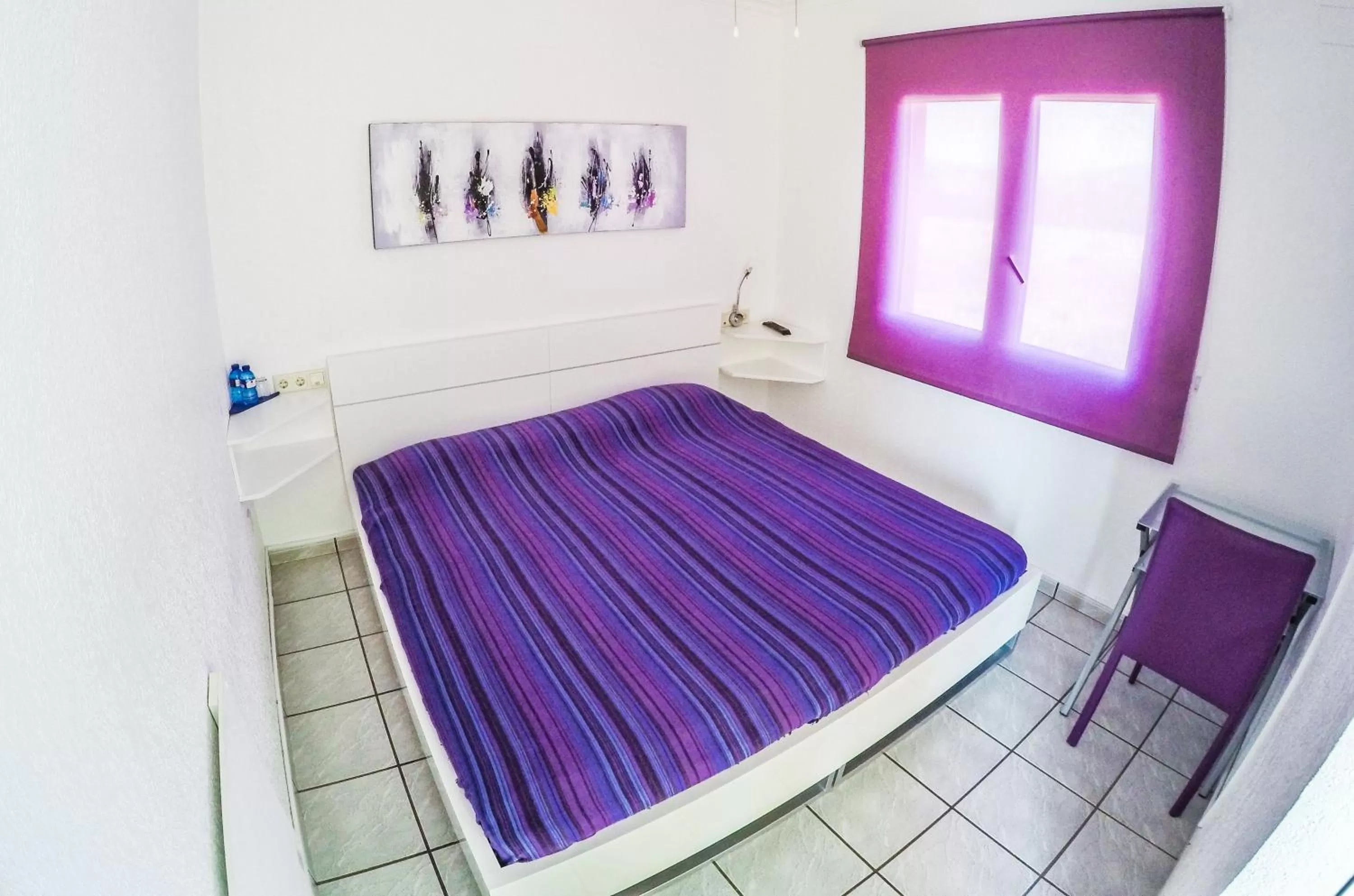 Photo of the whole room, Bed in Pensión Los Caballos