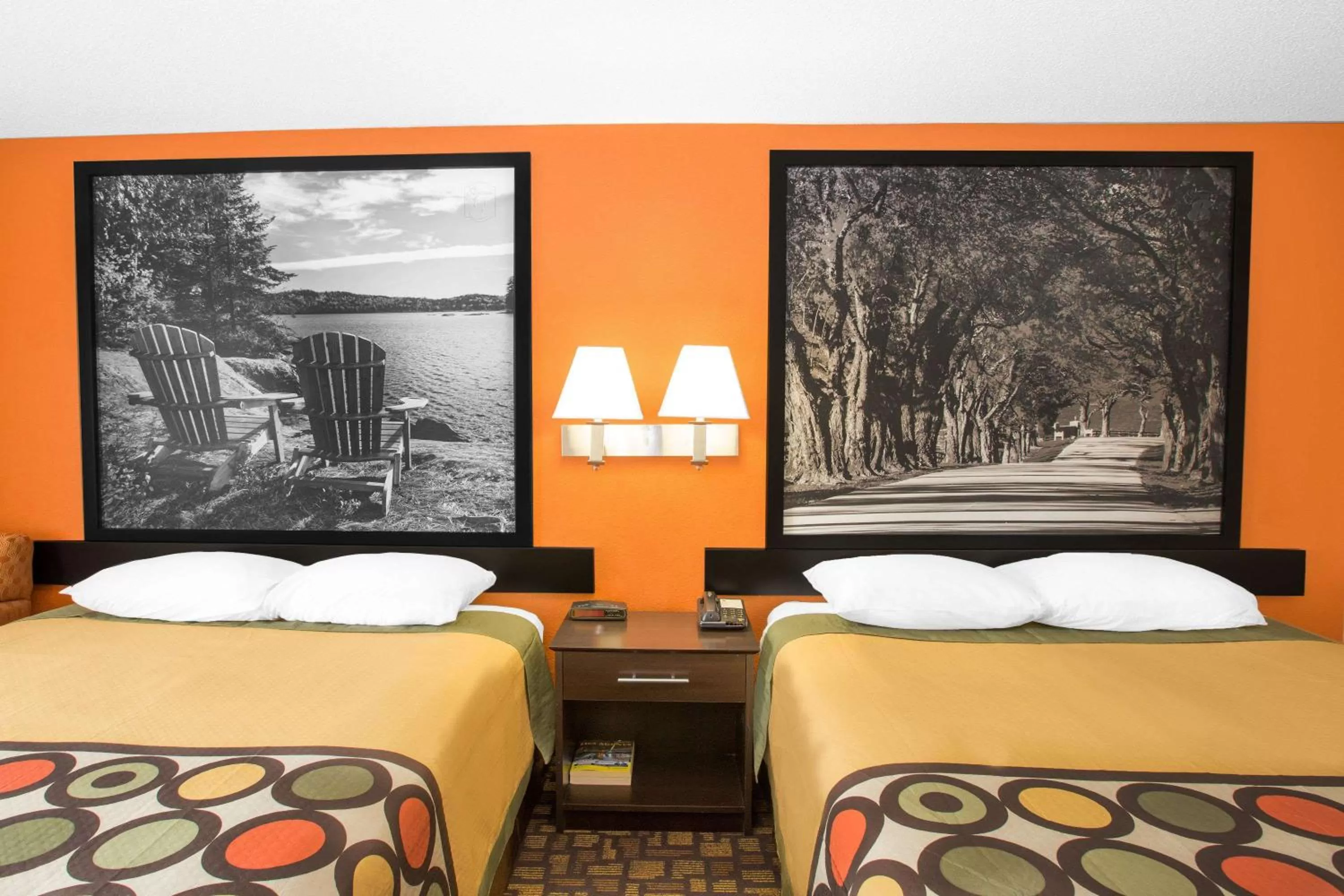 Photo of the whole room, Bed in Super 8 by Wyndham Clive IA