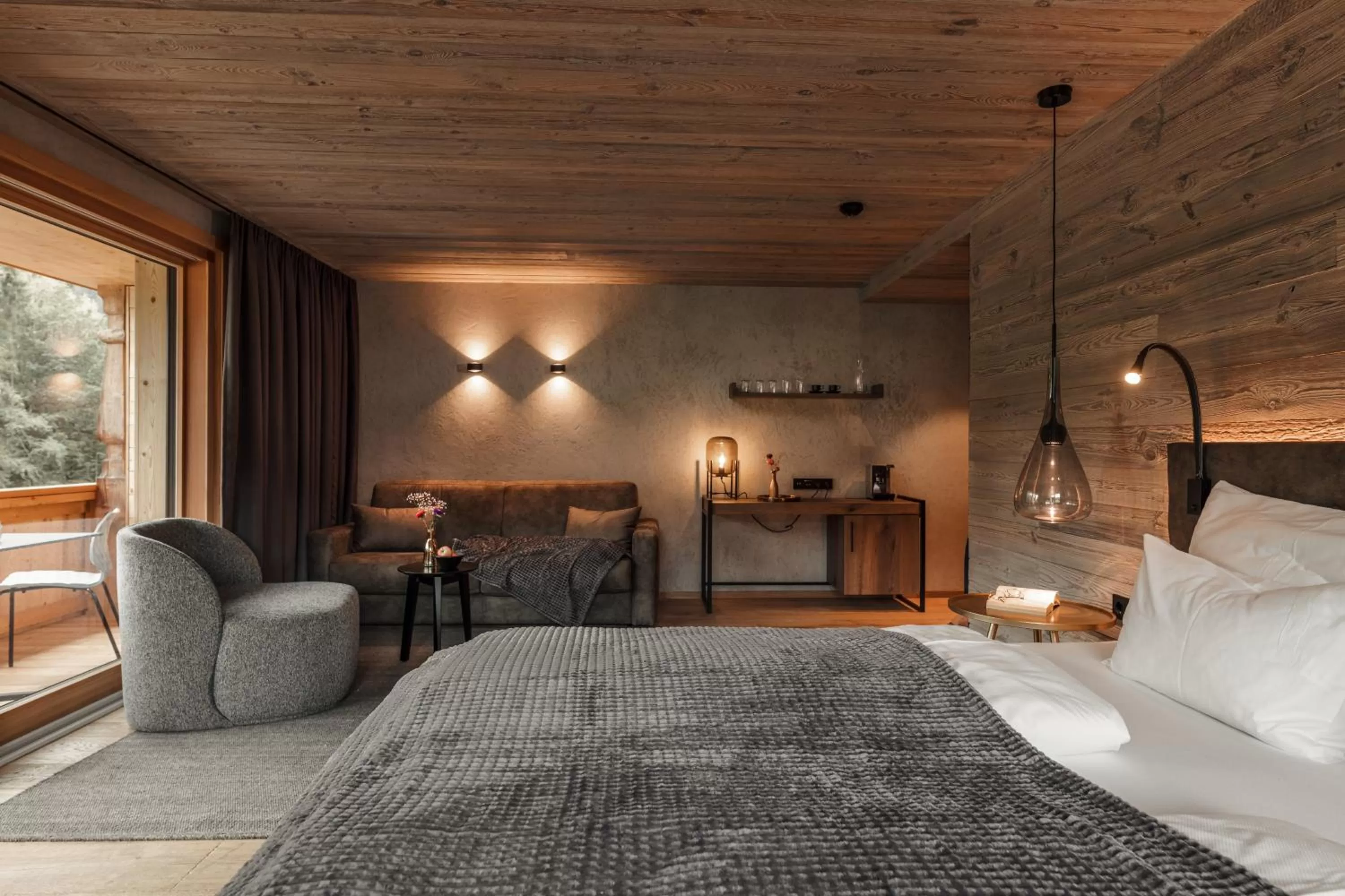 Photo of the whole room, Bed in Alpenhotel Kitzbühel am Schwarzsee - 4 Sterne Superior