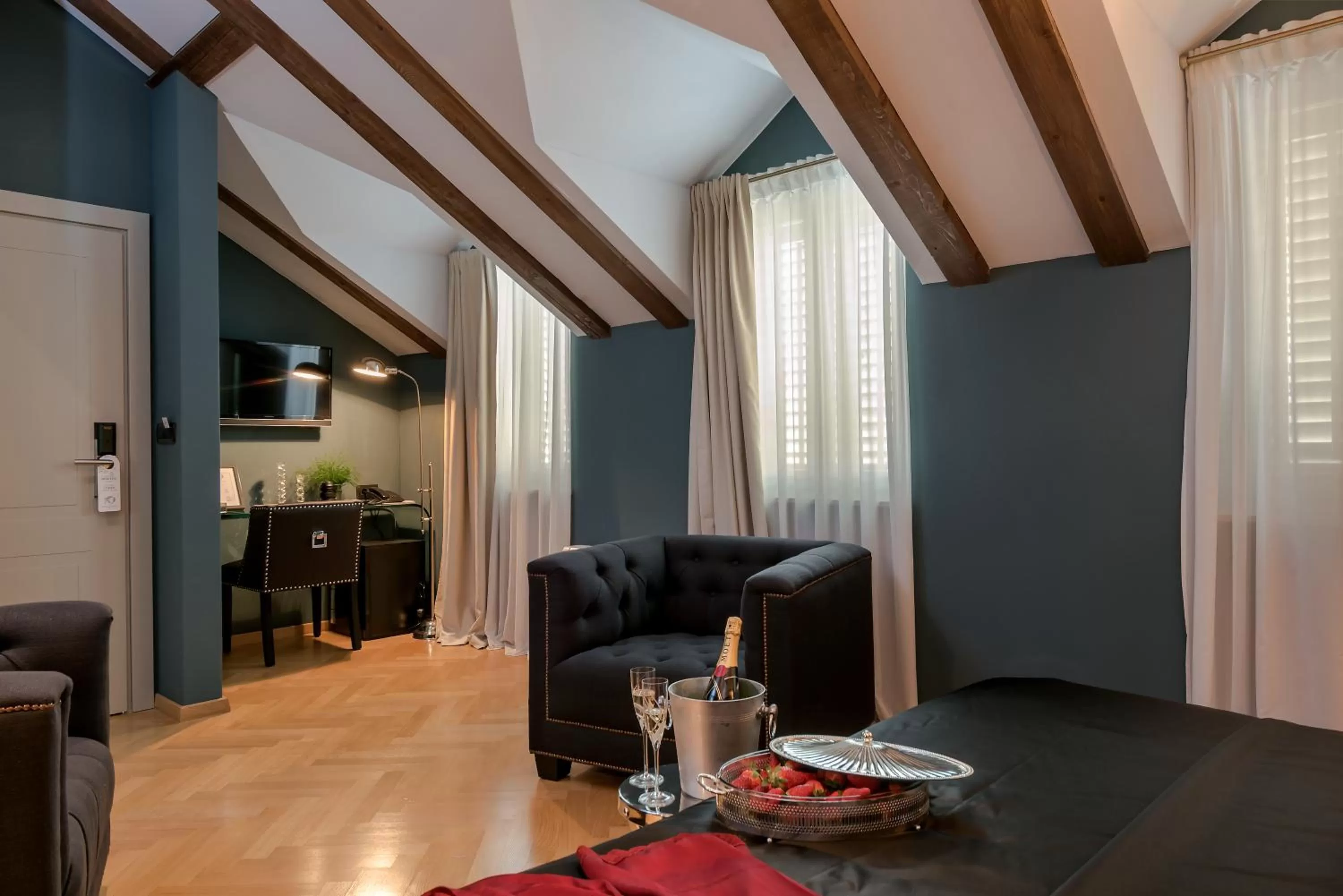 TV and multimedia in Heritage Hotel 19