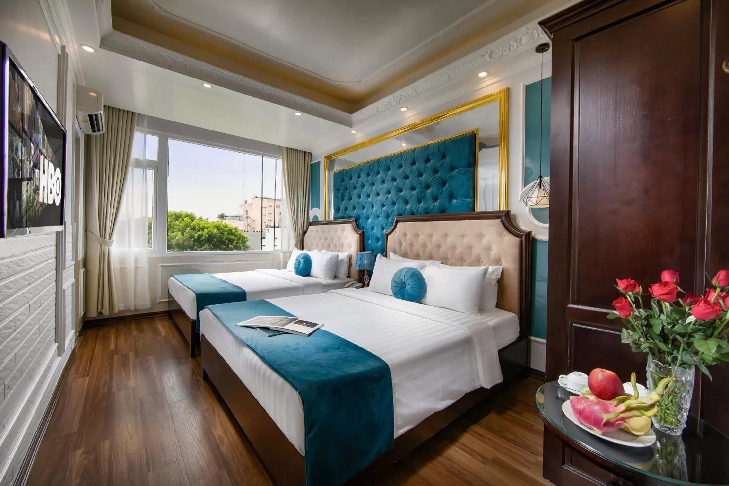 Deluxe Family Room with Large Window in Hanoi Royal Palace Hotel 2 Deluxe Family Room with Large Window in Hanoi Royal Palace Hotel 2