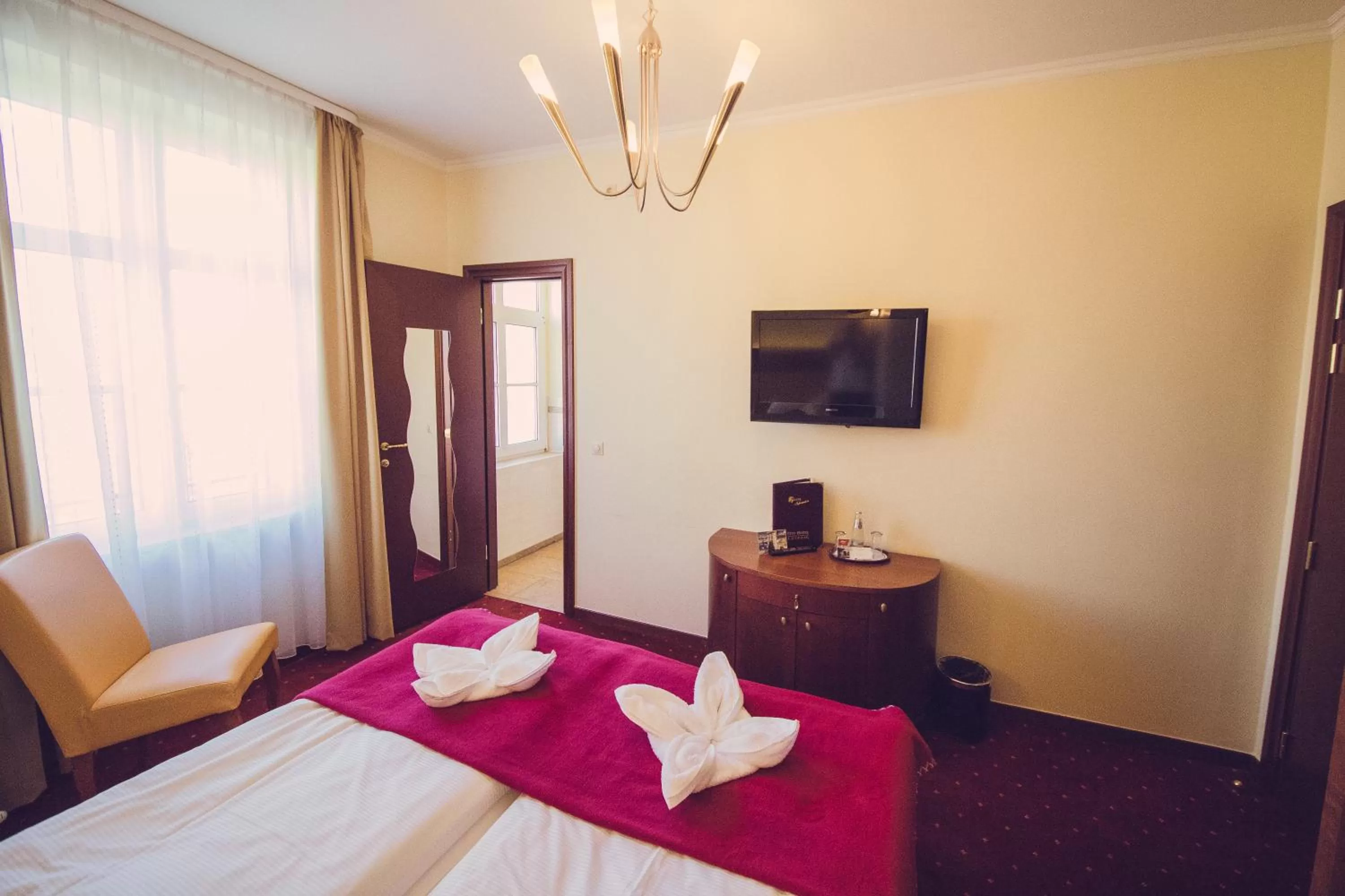 Photo of the whole room, Bed in Hotel Arena City