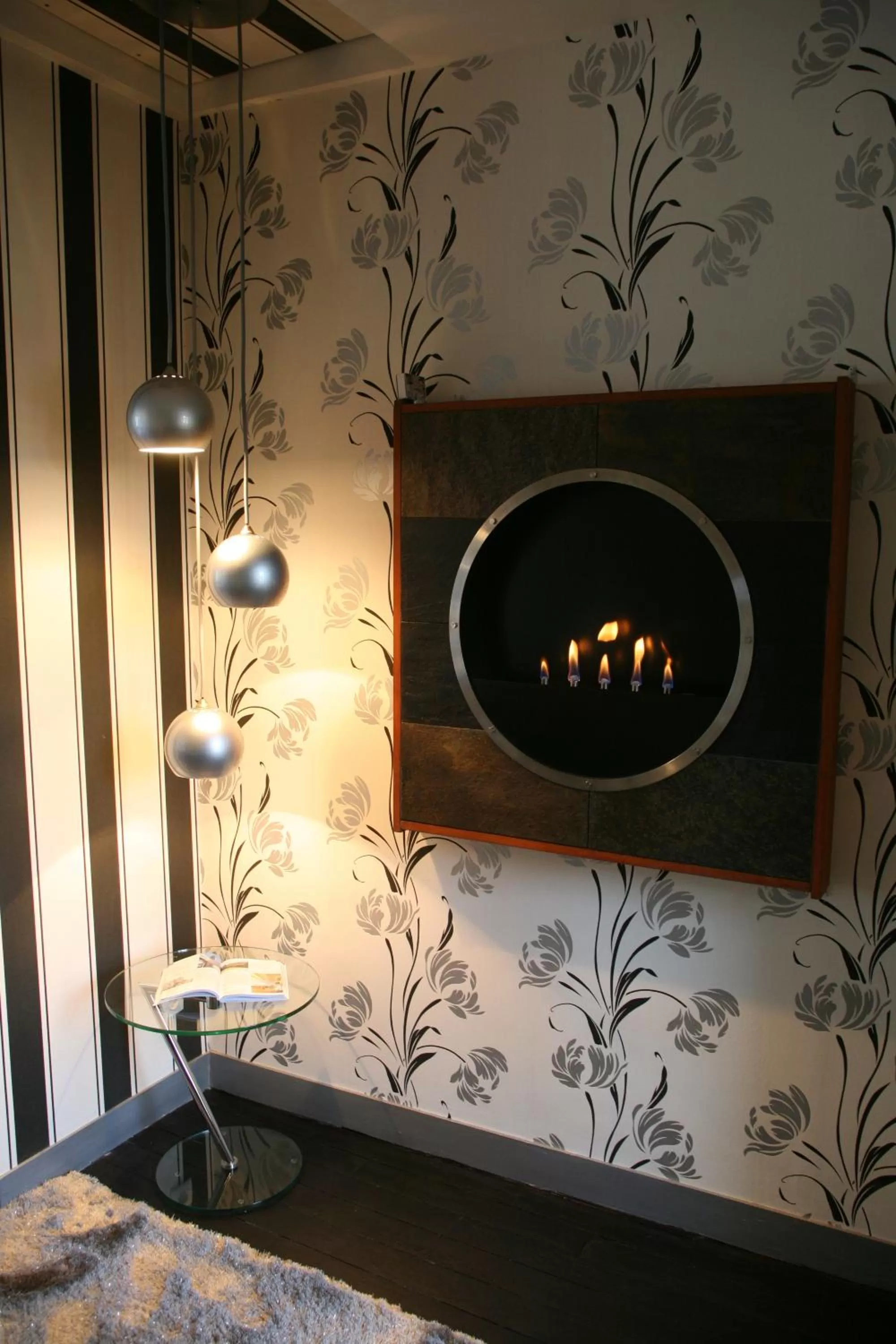 Decorative detail in Le Parvis