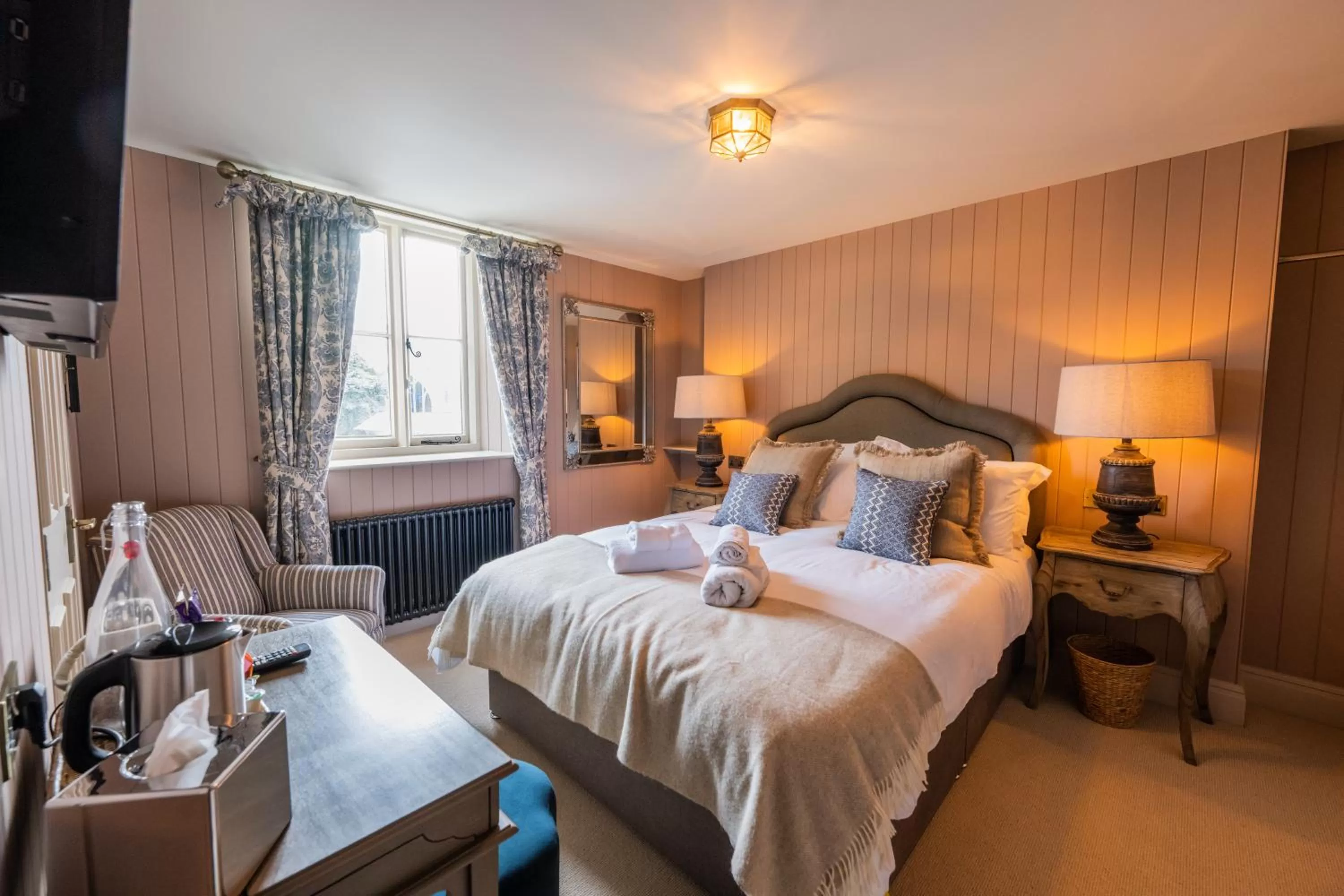 Bedroom, Bed in Eliot Arms