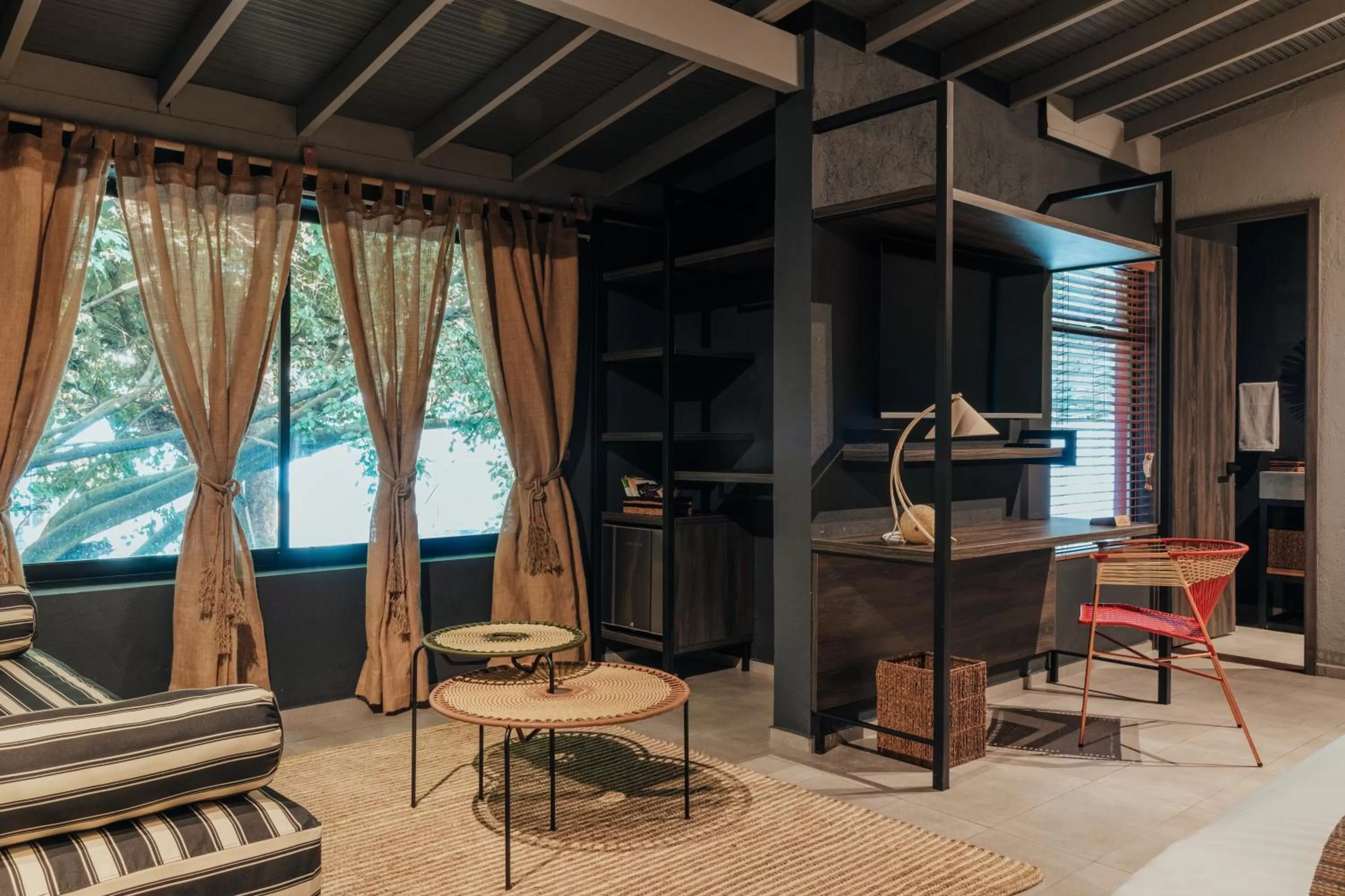 TV and multimedia, Seating Area in Sui Posada Boutique