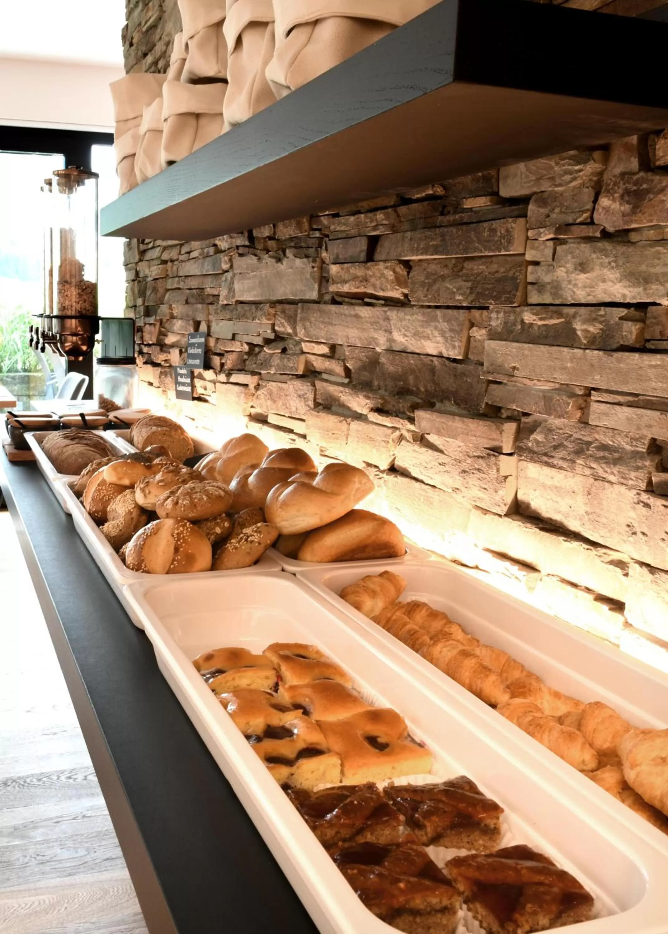 Breakfast in St Hubertus BnB