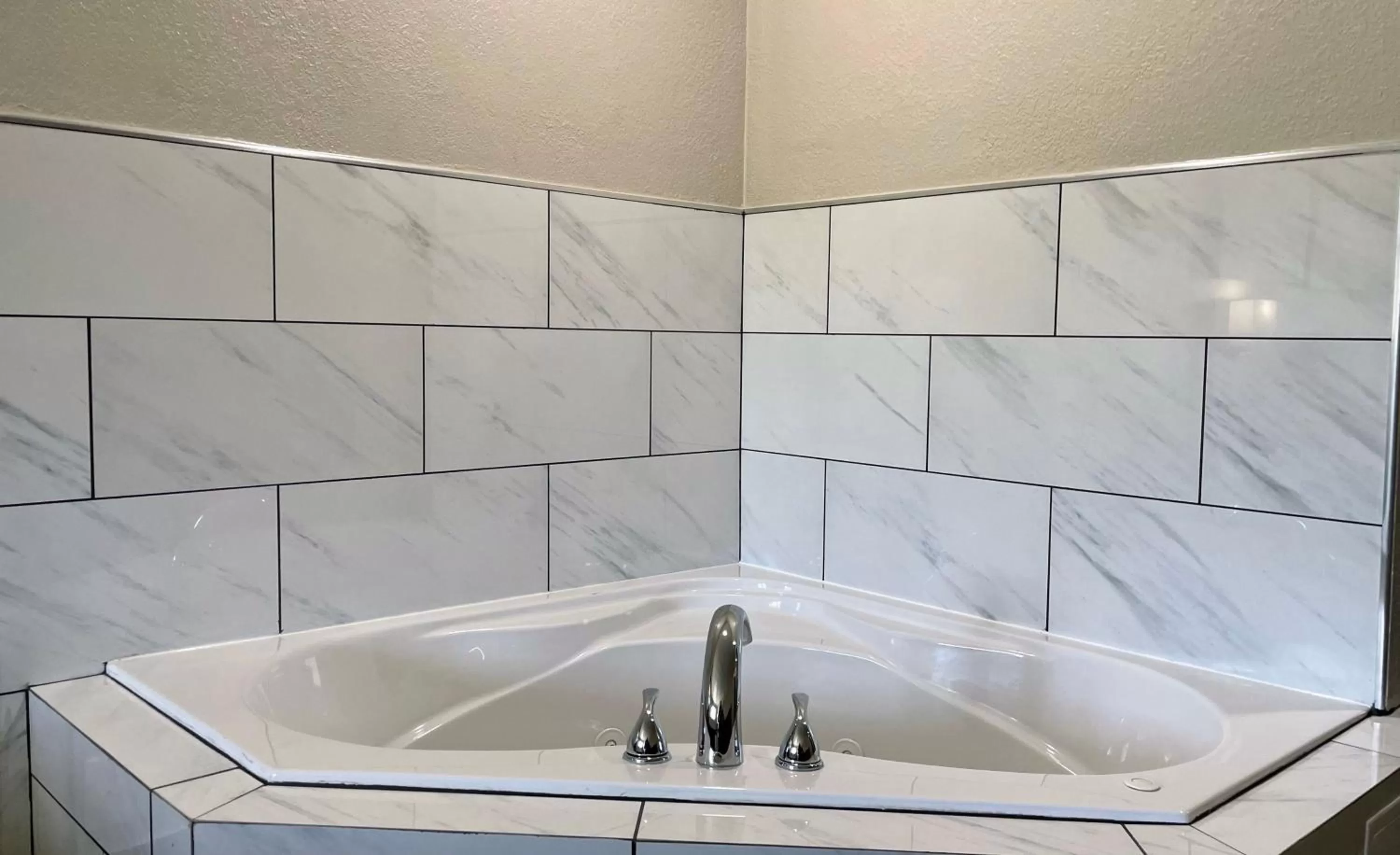 Bathroom in Days Inn by Wyndham Columbus IN