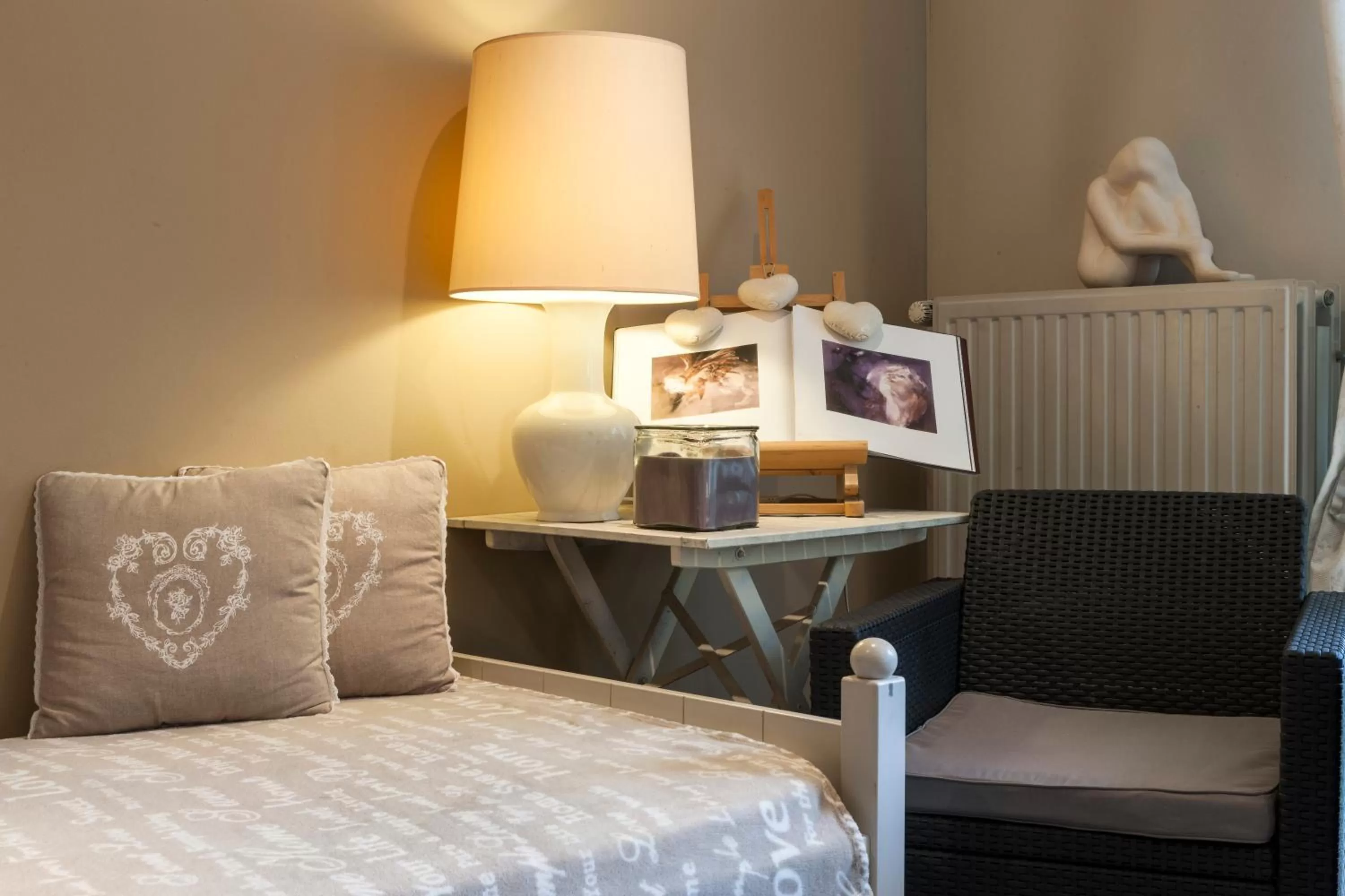 Decorative detail, Bed in B&B Le 36