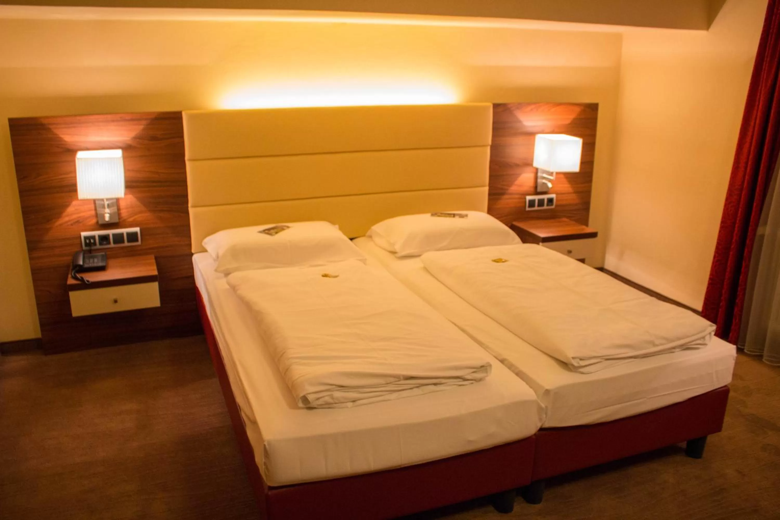 Photo of the whole room, Bed in SCHÖNIS-Landhotel