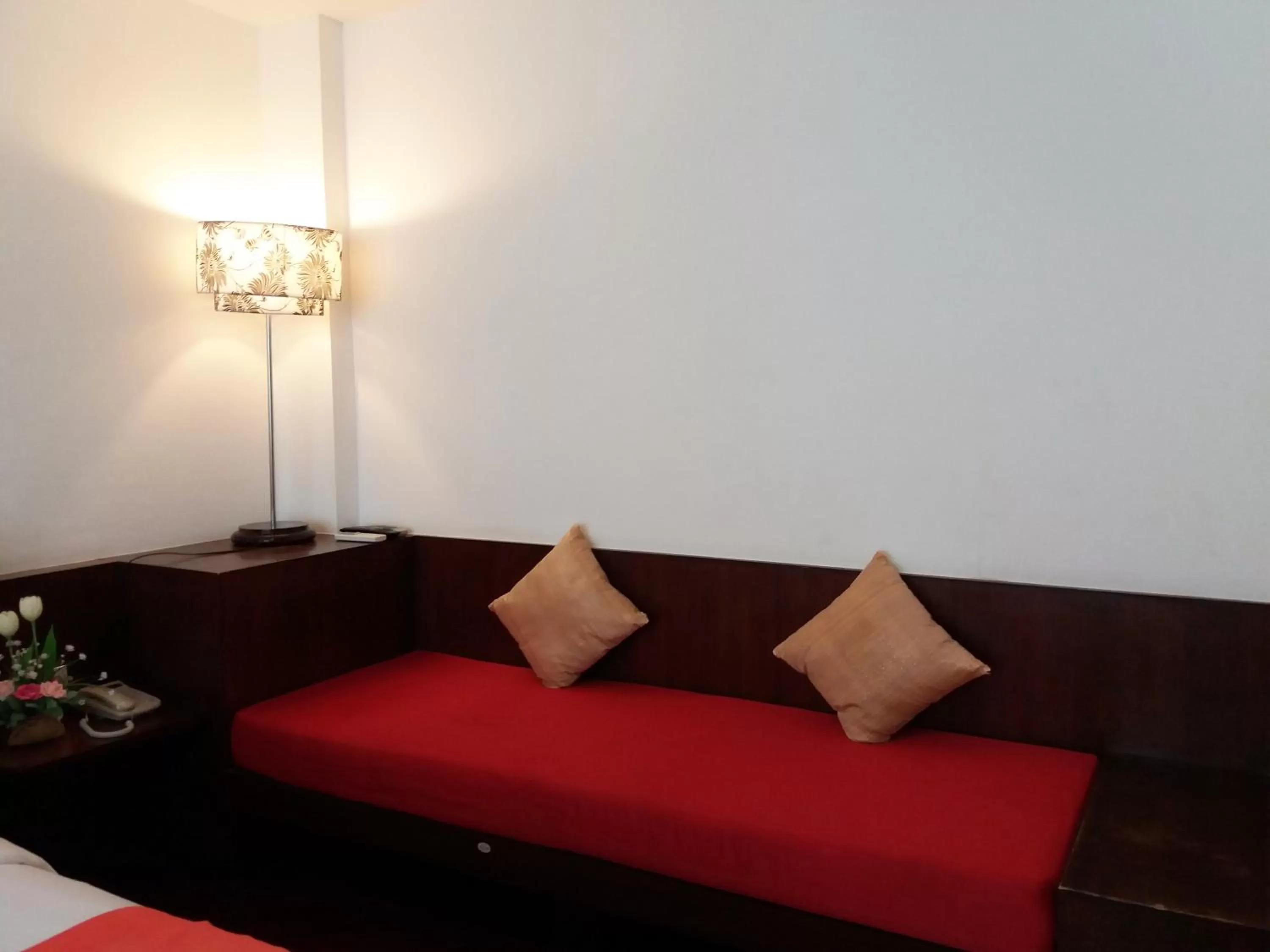 Seating area, Bed in Nicha Suite Hua Hin Hotel