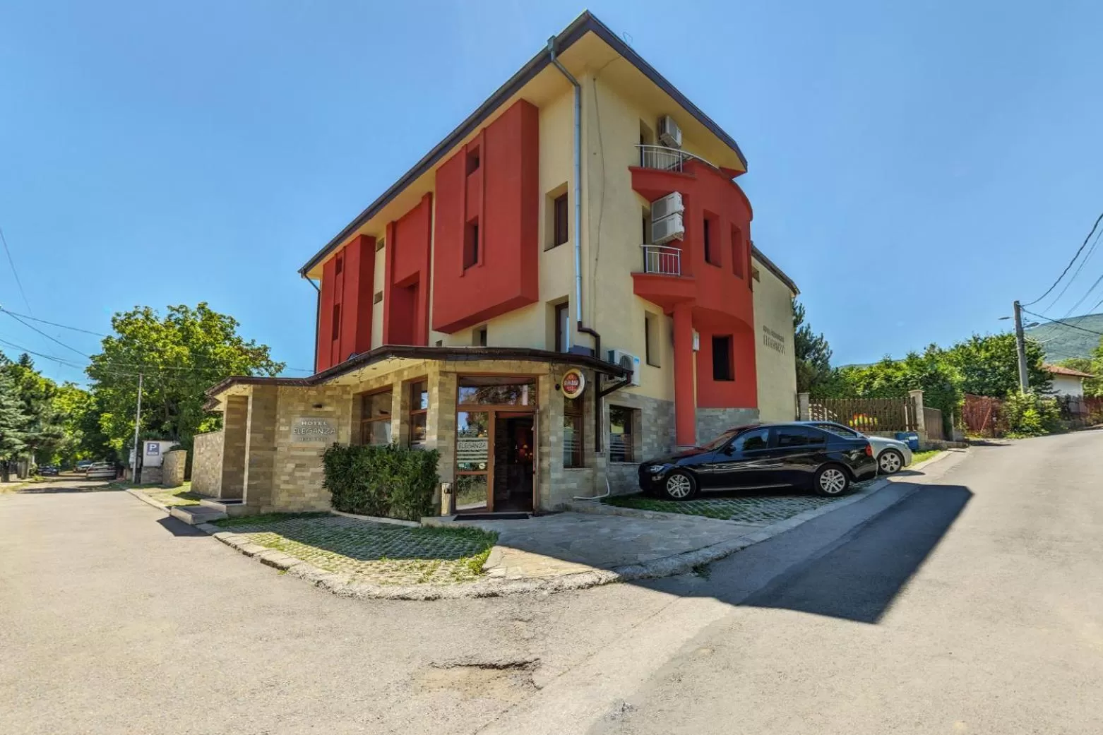 Facade/entrance in Eleganza Family Hotel - Free Parking