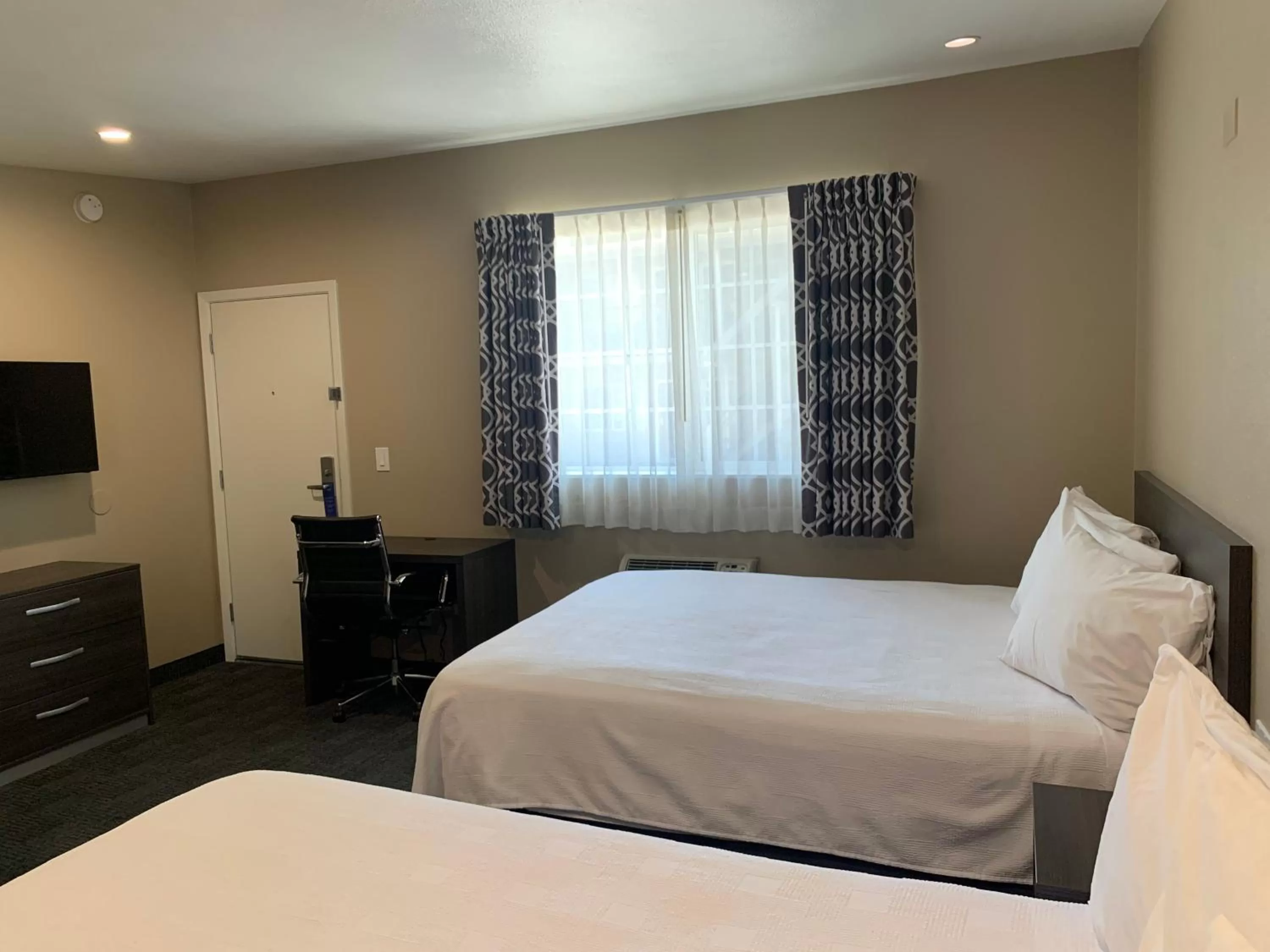 Bed in Black Jack Inn