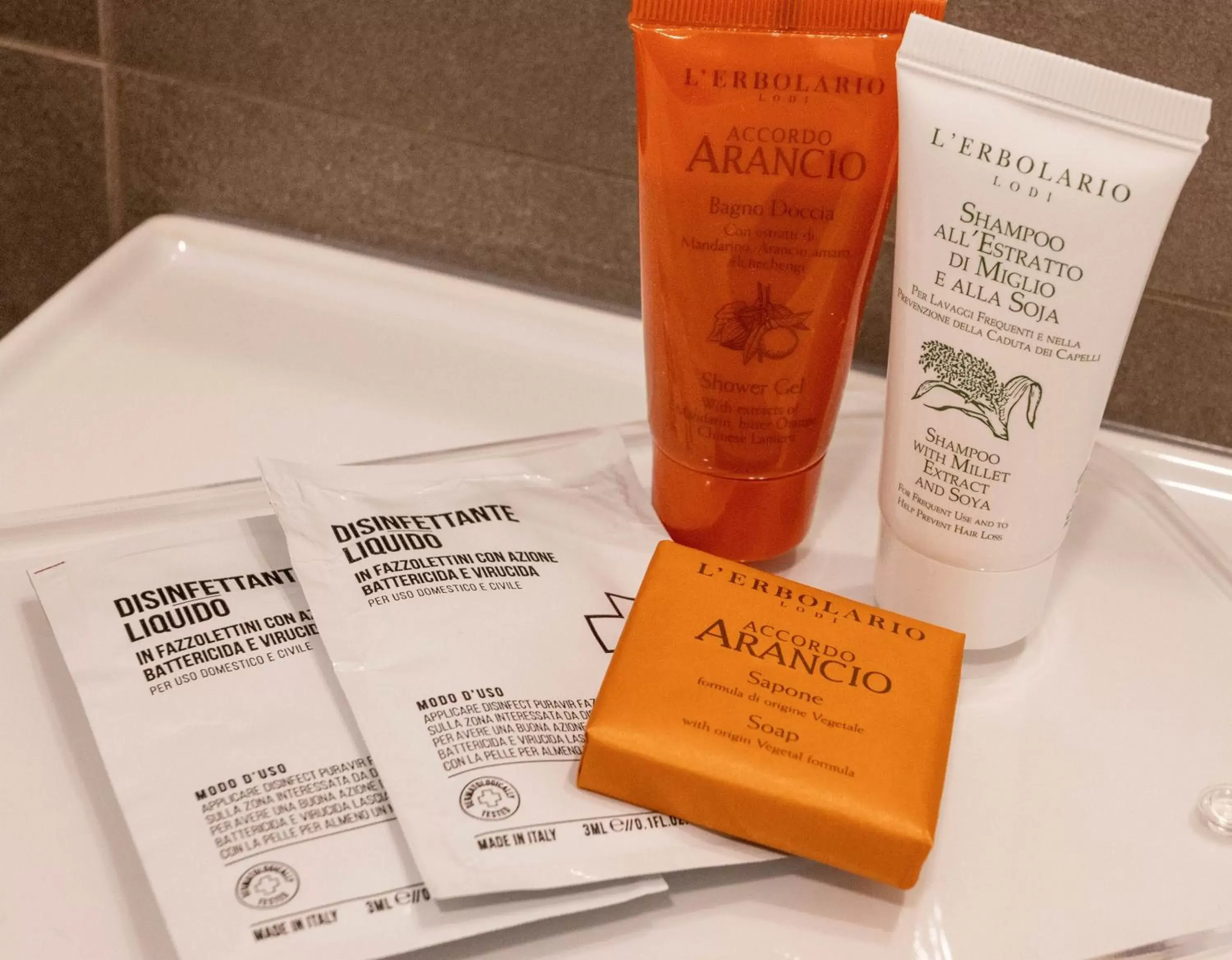 King Room with Roll-In Shower - Disability Access in V Hotel King Room with Roll-In Shower - Disability Access in V Hotel