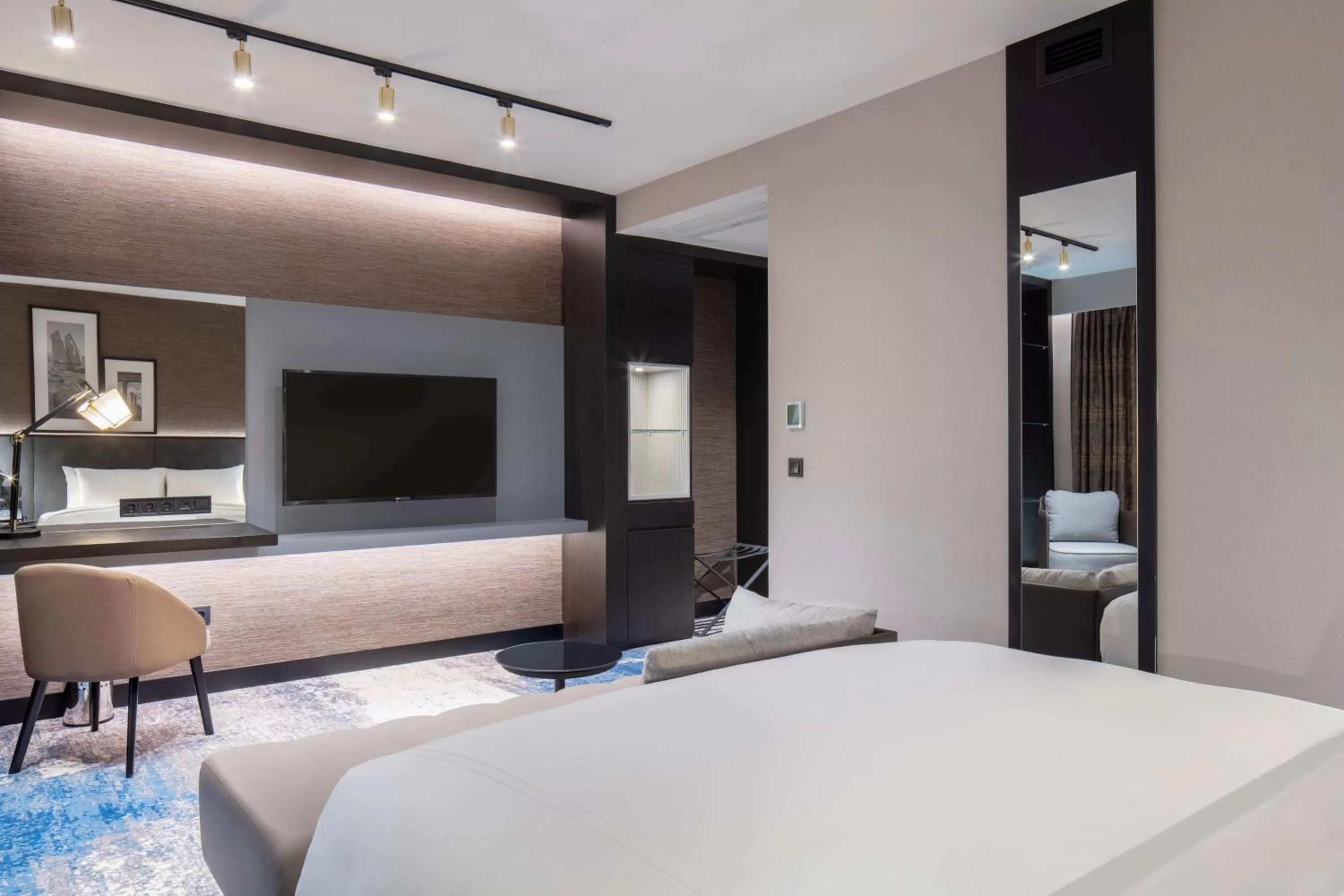 Photo of the whole room, Bed in Radisson Hotel Izmir Aliaga