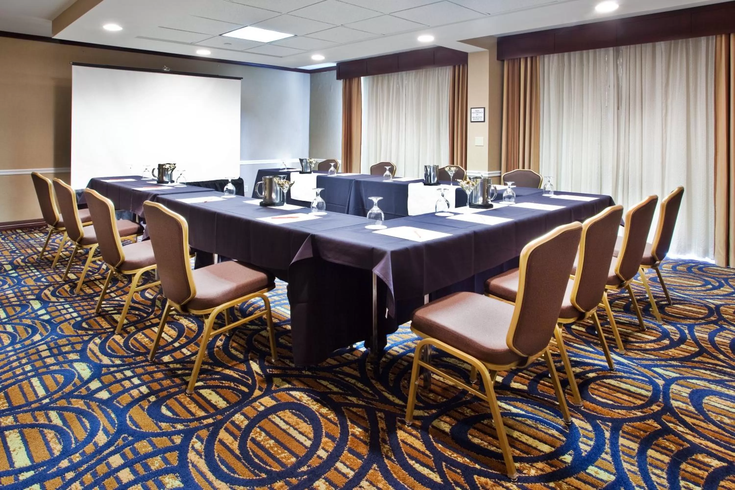 Meeting/conference room in Ramada by Wyndham Cleveland Independence