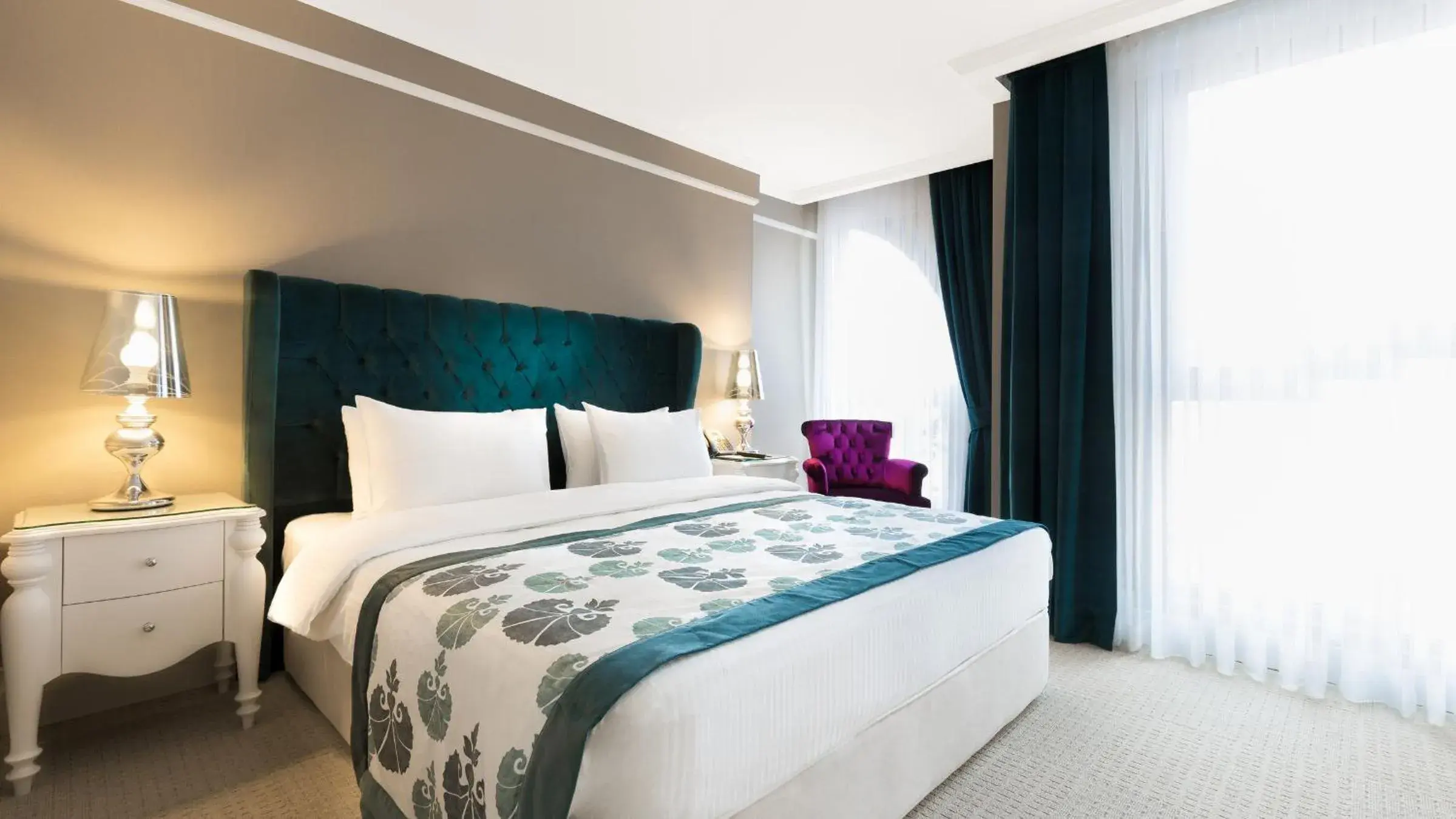 Deluxe Double or Twin Room in Metropolitan Hotels Taksim Deluxe Double or Twin Room in Metropolitan Hotels Taksim